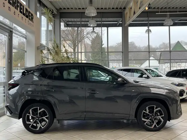 Hyundai Tucson view 2