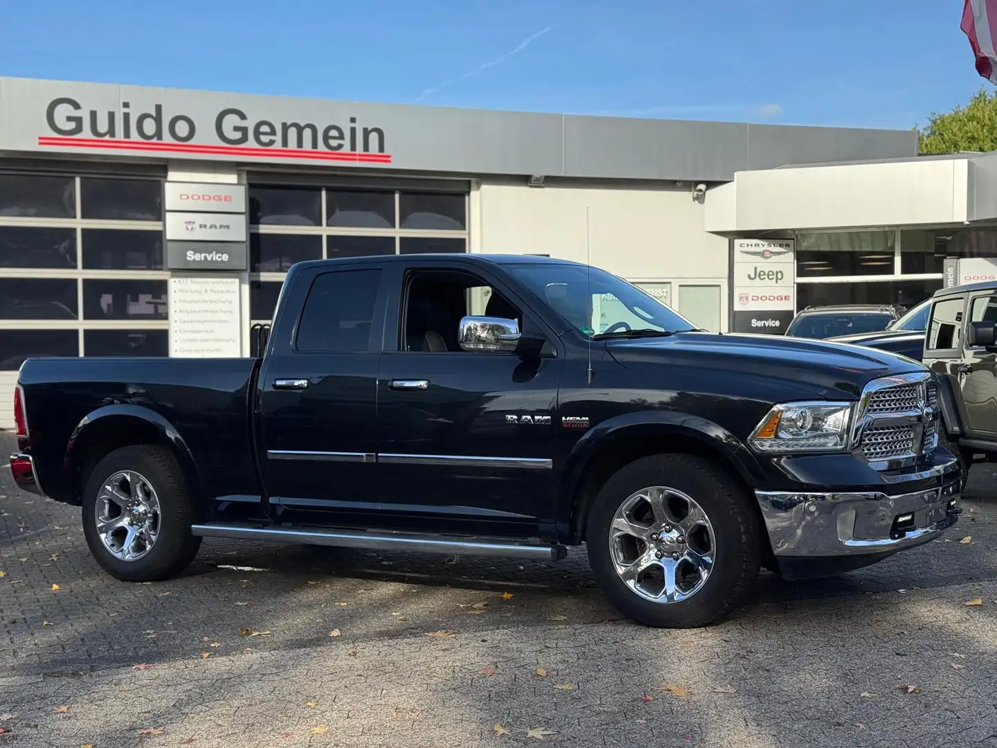 Dodge RAM 5.7 V8 Quad Cab Sport LPG, Luftfederung, Zwart - 2
