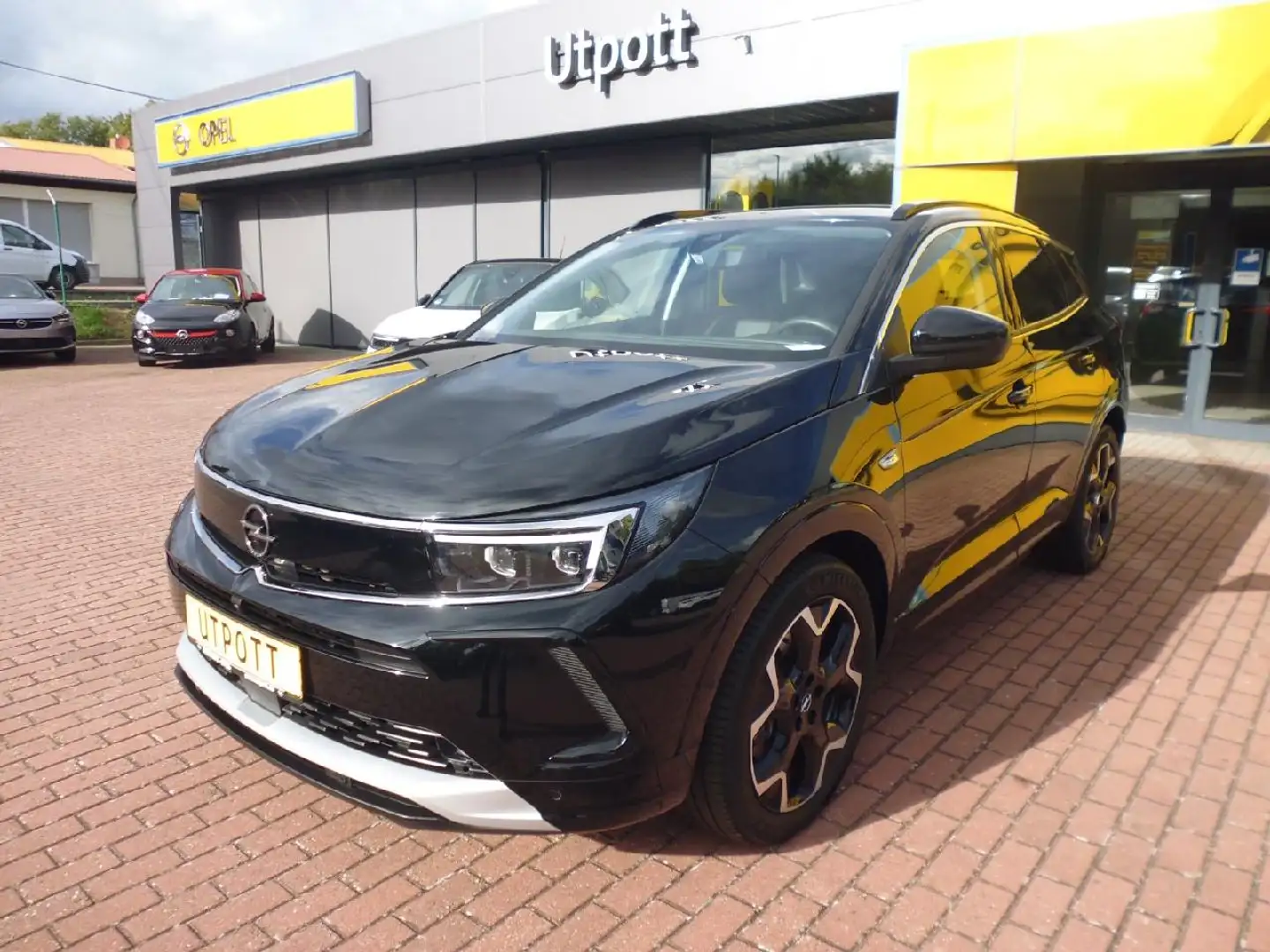 Opel Grandland Elegance Plug-in-Hybrid Schwarz - 1