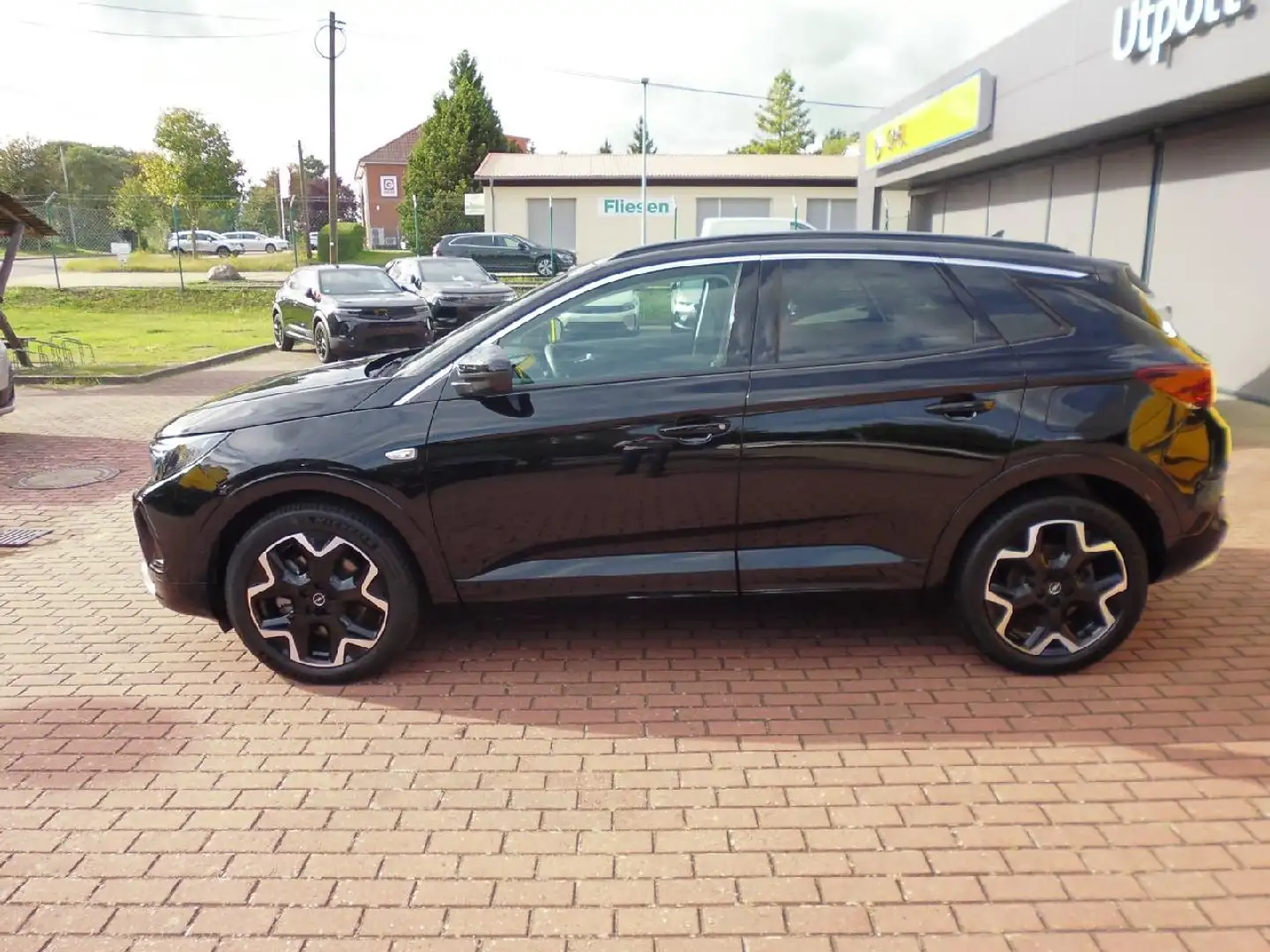 Opel Grandland Elegance Plug-in-Hybrid Schwarz - 2