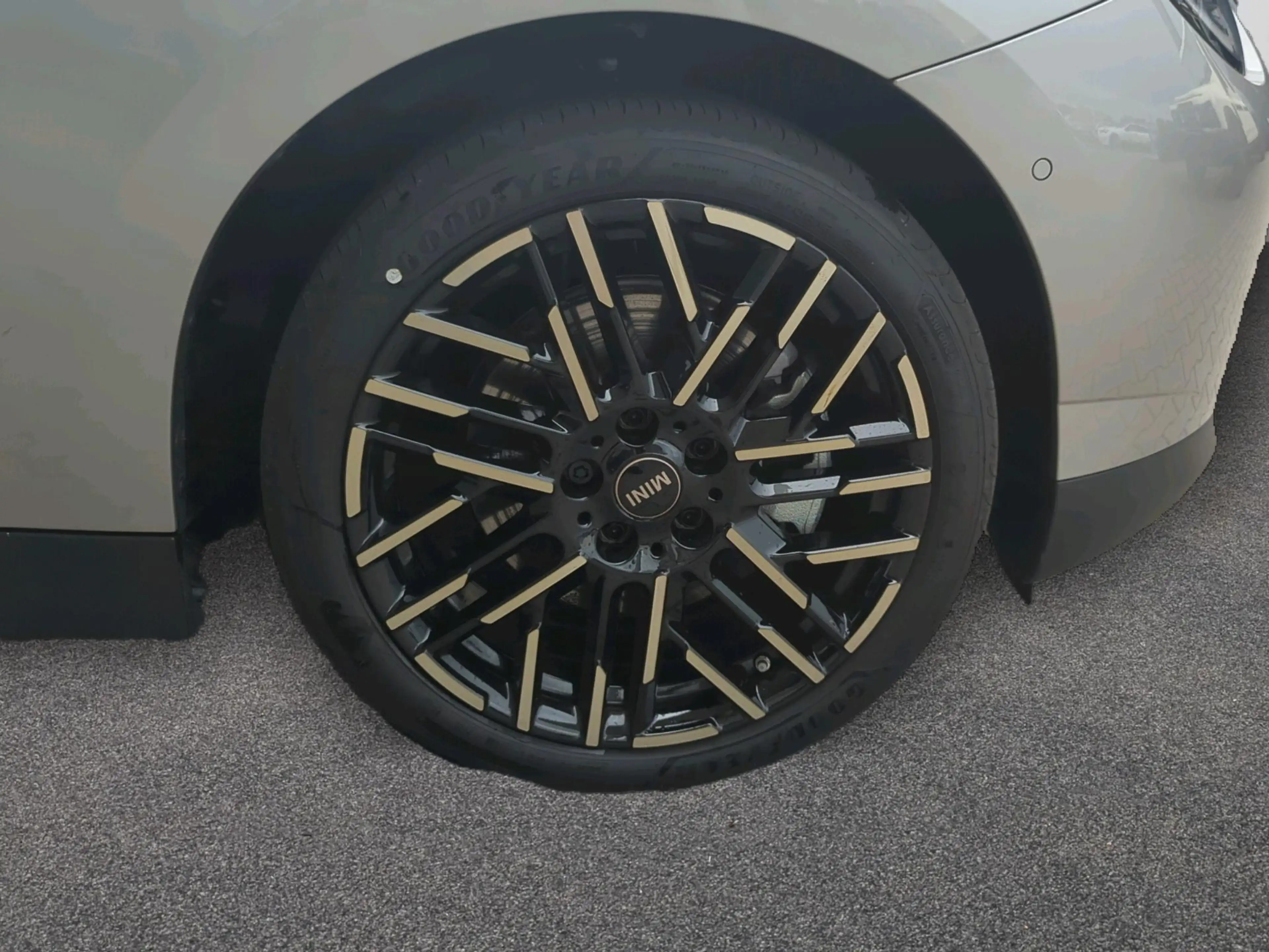 MINI Cooper E Favoured Trim — photo 11