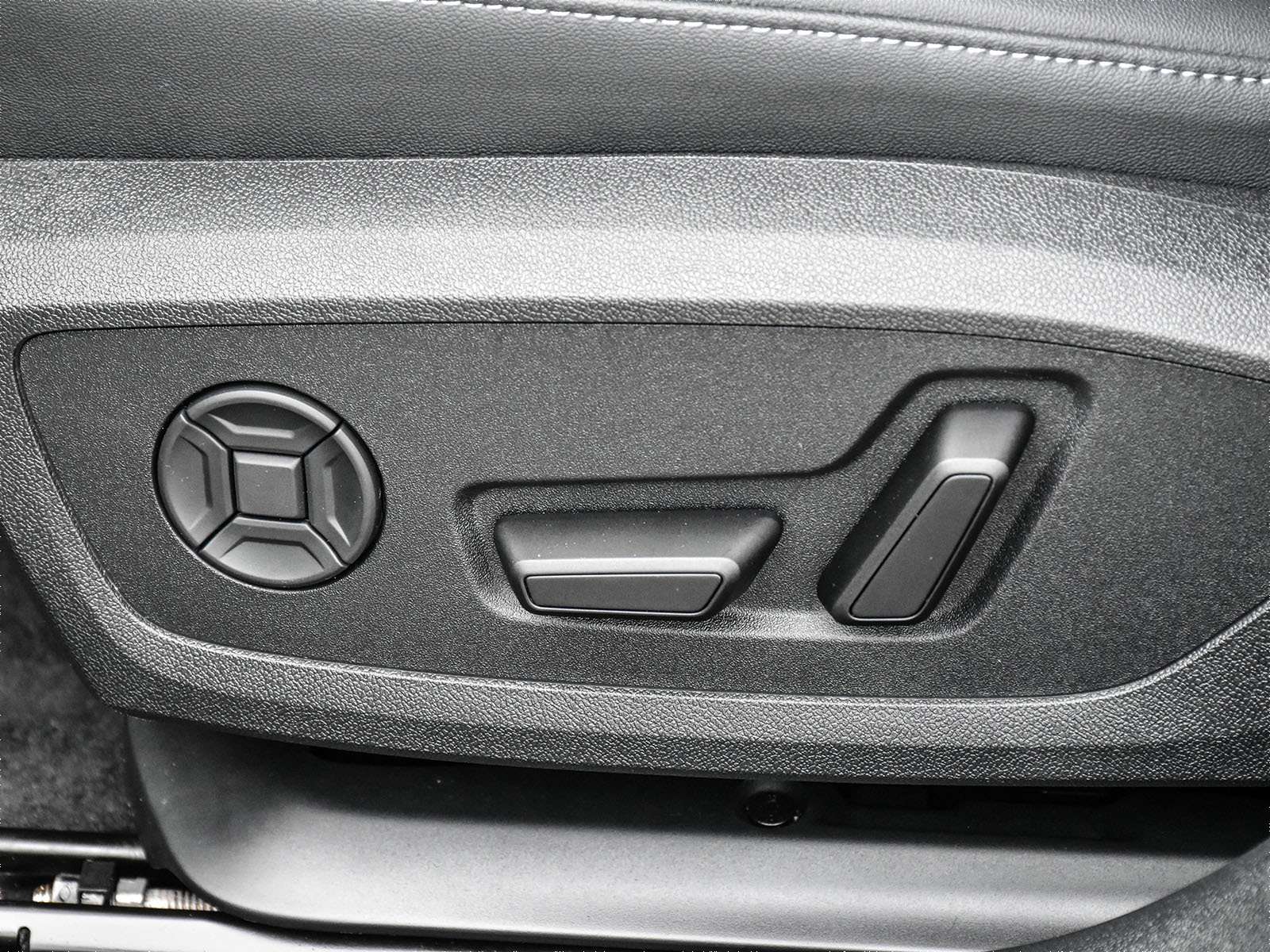 2025 Audi A5 Technik 2.0 TFSI quattro thumb 14
