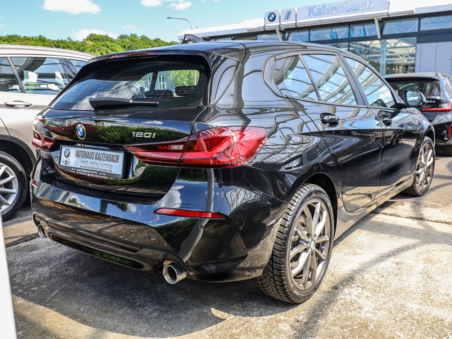 BMW 120 i Advantage LED NAVI SITZHEIZUNG PDC KLIMA Schwarz - 2