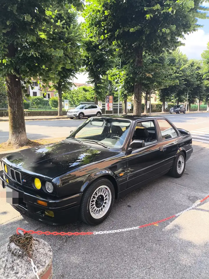 BMW 320is, foto 2