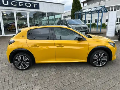 Annonce voiture d'occasion Peugeot e-208 - CARADIZE
