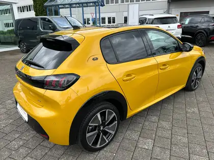 Annonce voiture d'occasion Peugeot e-208 - CARADIZE