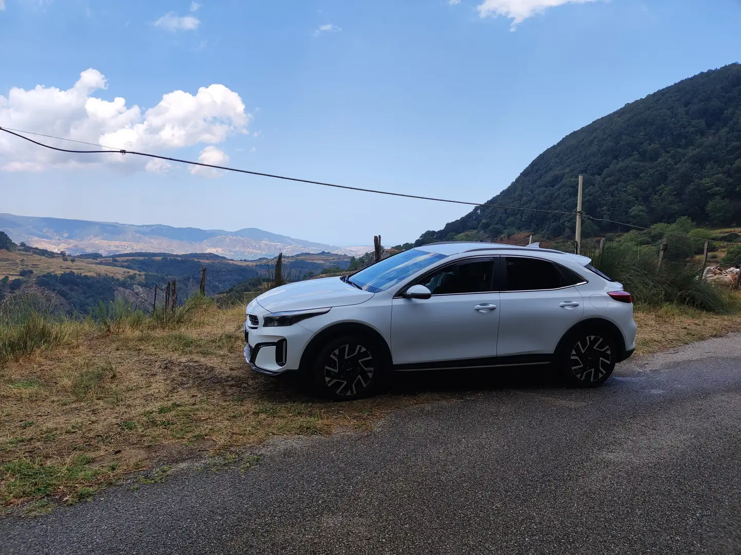 Kia XCeed XCeed 1.6 crdi mhev Business 136cv mt Bianco - 1