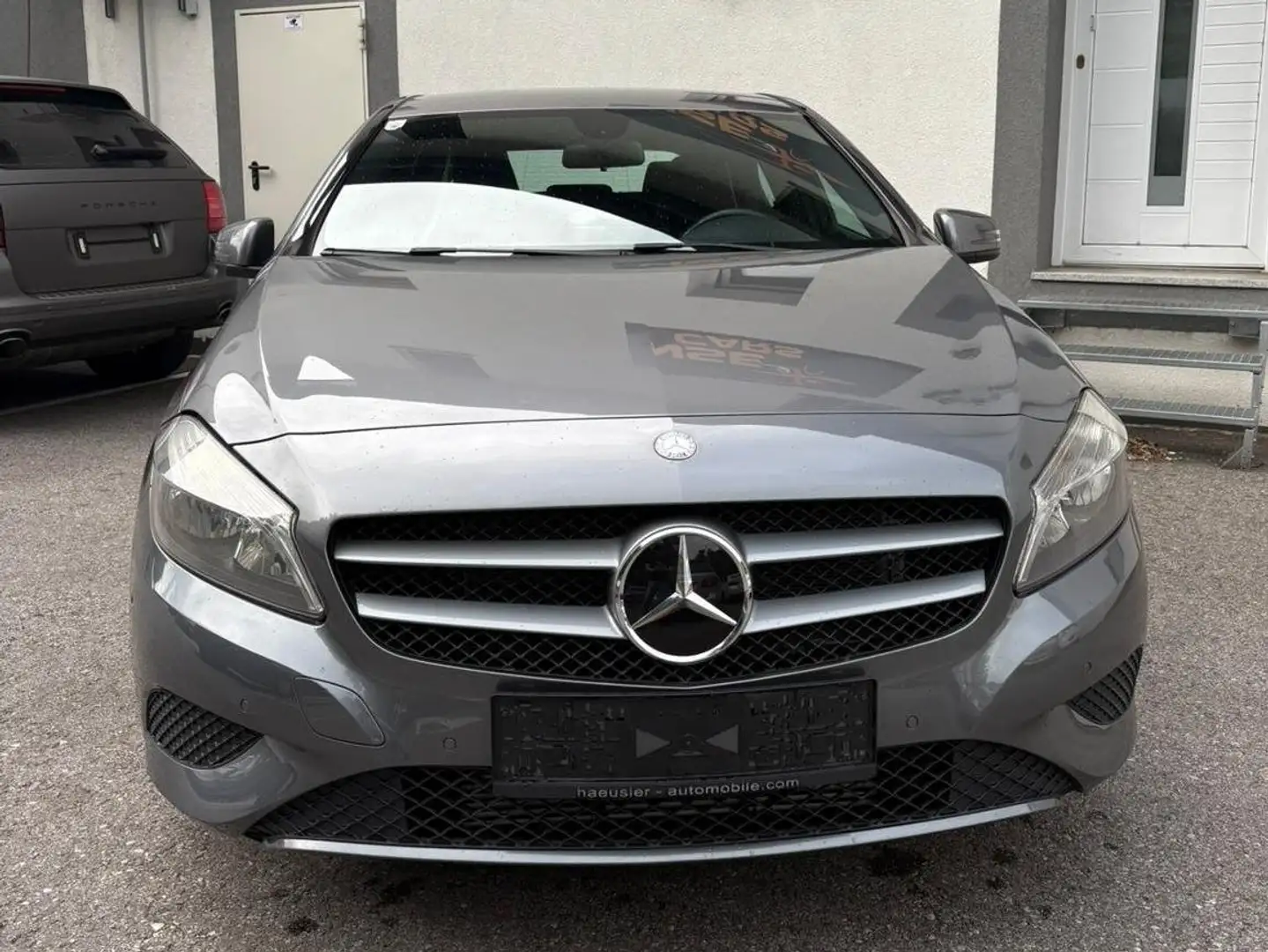 Mercedes-Benz A 180 A 180 CDI BlueEfficiency Edition Edition Grau - 2