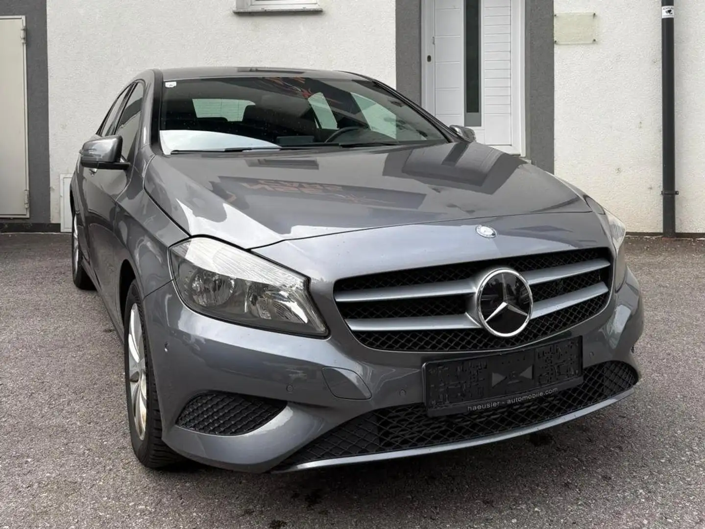 Mercedes-Benz A 180 A 180 CDI BlueEfficiency Edition Edition Grau - 1