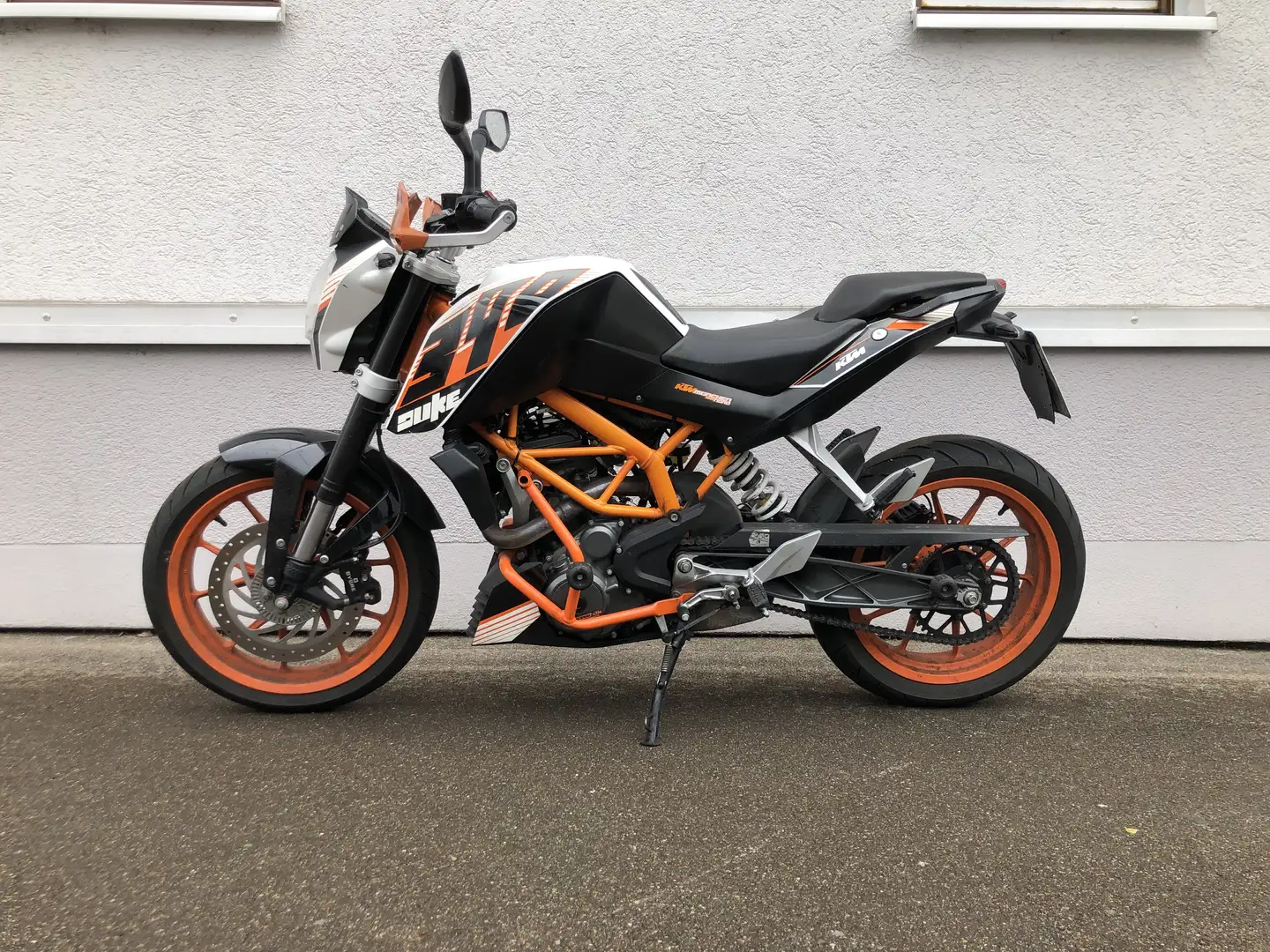 KTM 390 Duke White ABS bijela - 1