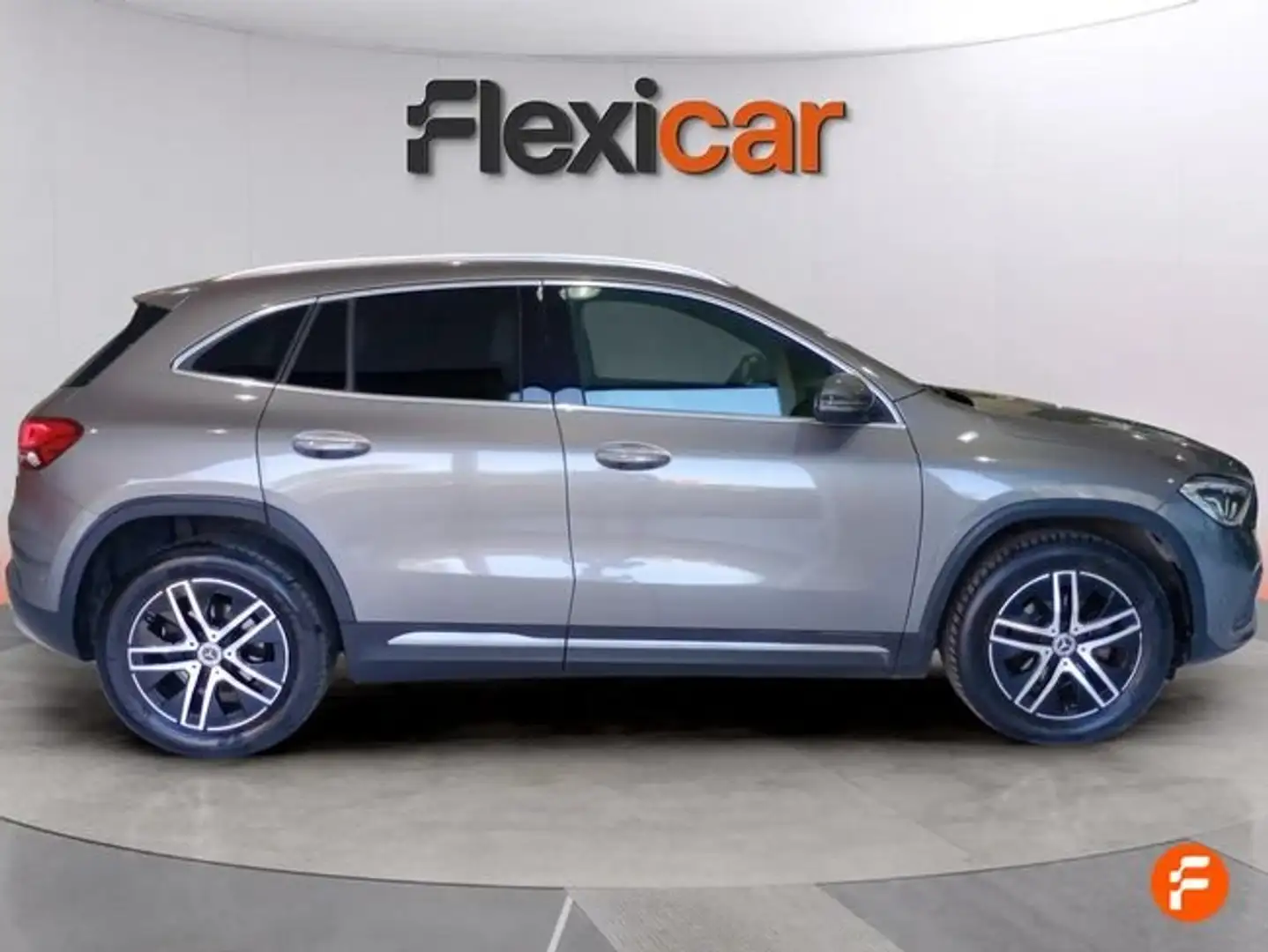 Mercedes-Benz GLA 180 Gris - 2