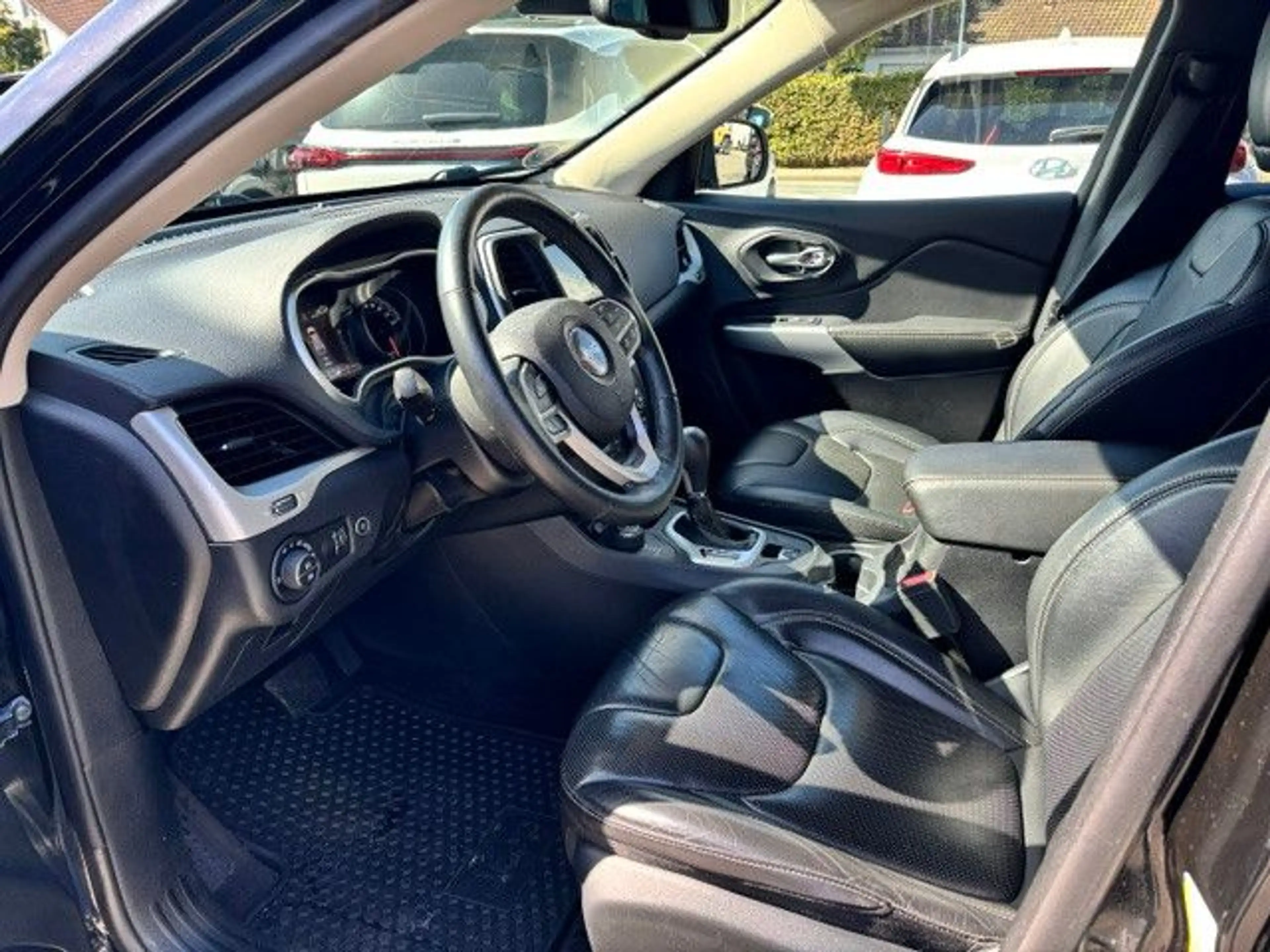 Jeep Cherokee Limited 4WD 2.Hd 68TKM — photo 7
