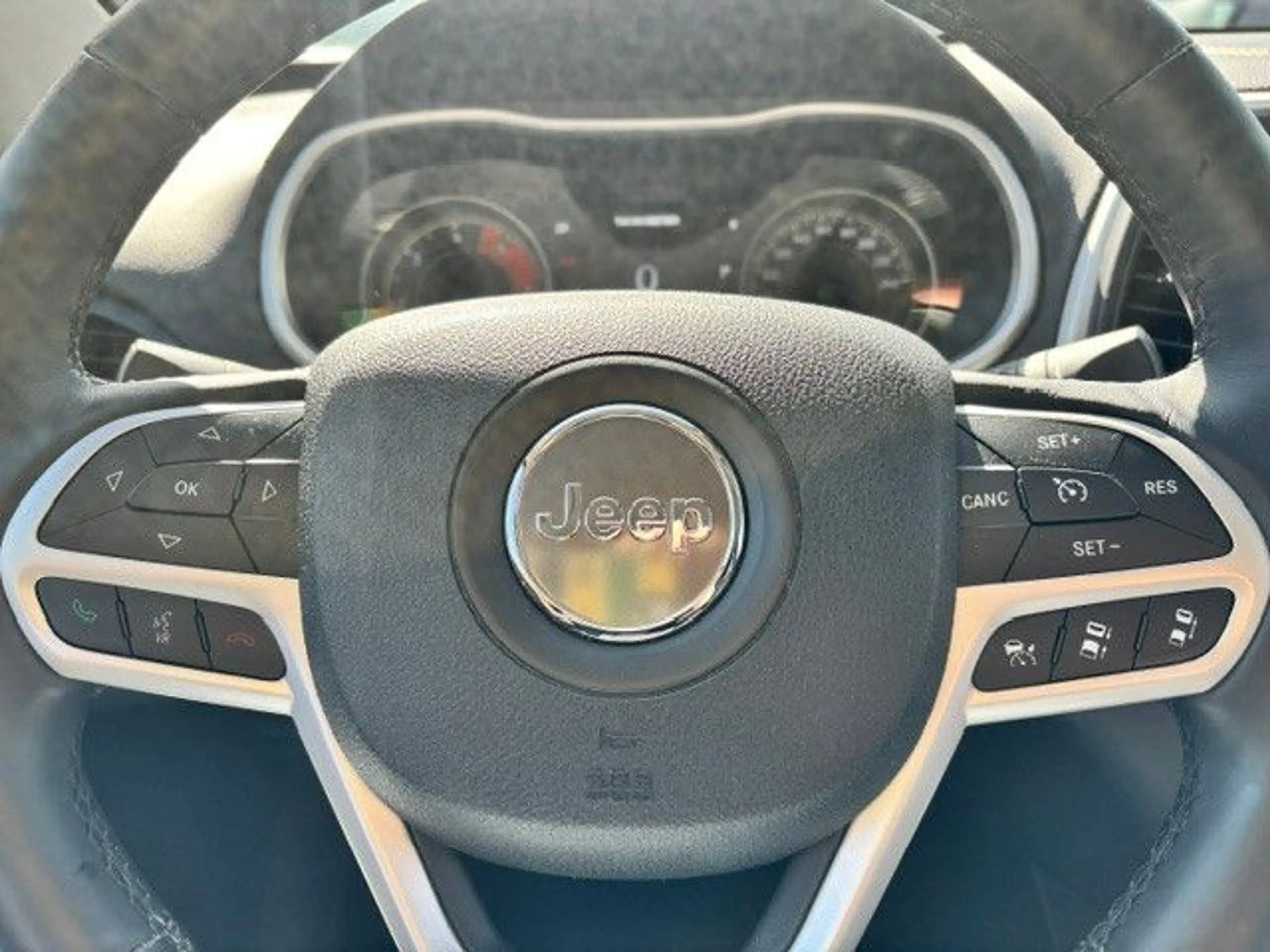 Jeep Cherokee Limited 4WD 2.Hd 68TKM — photo 11