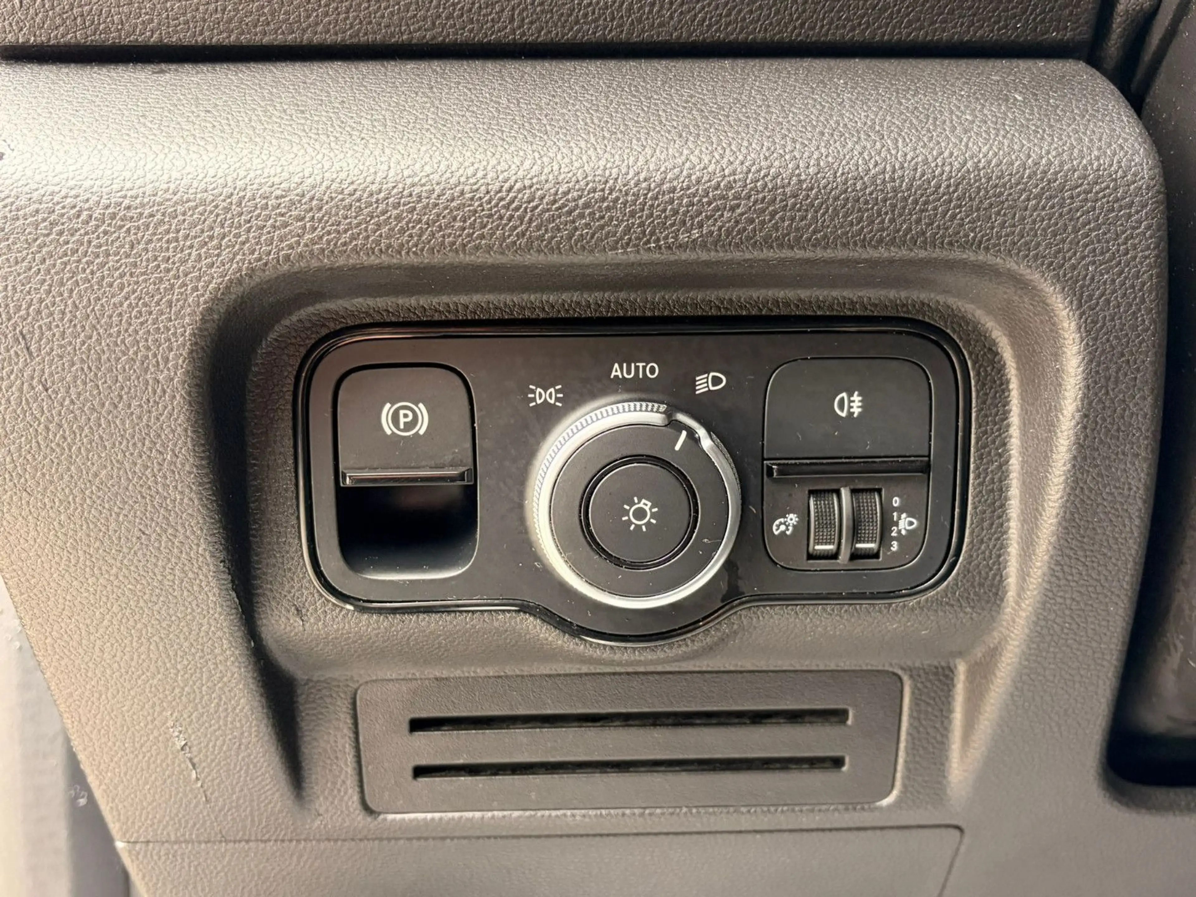 Mercedes-Benz T-Class — photo 15