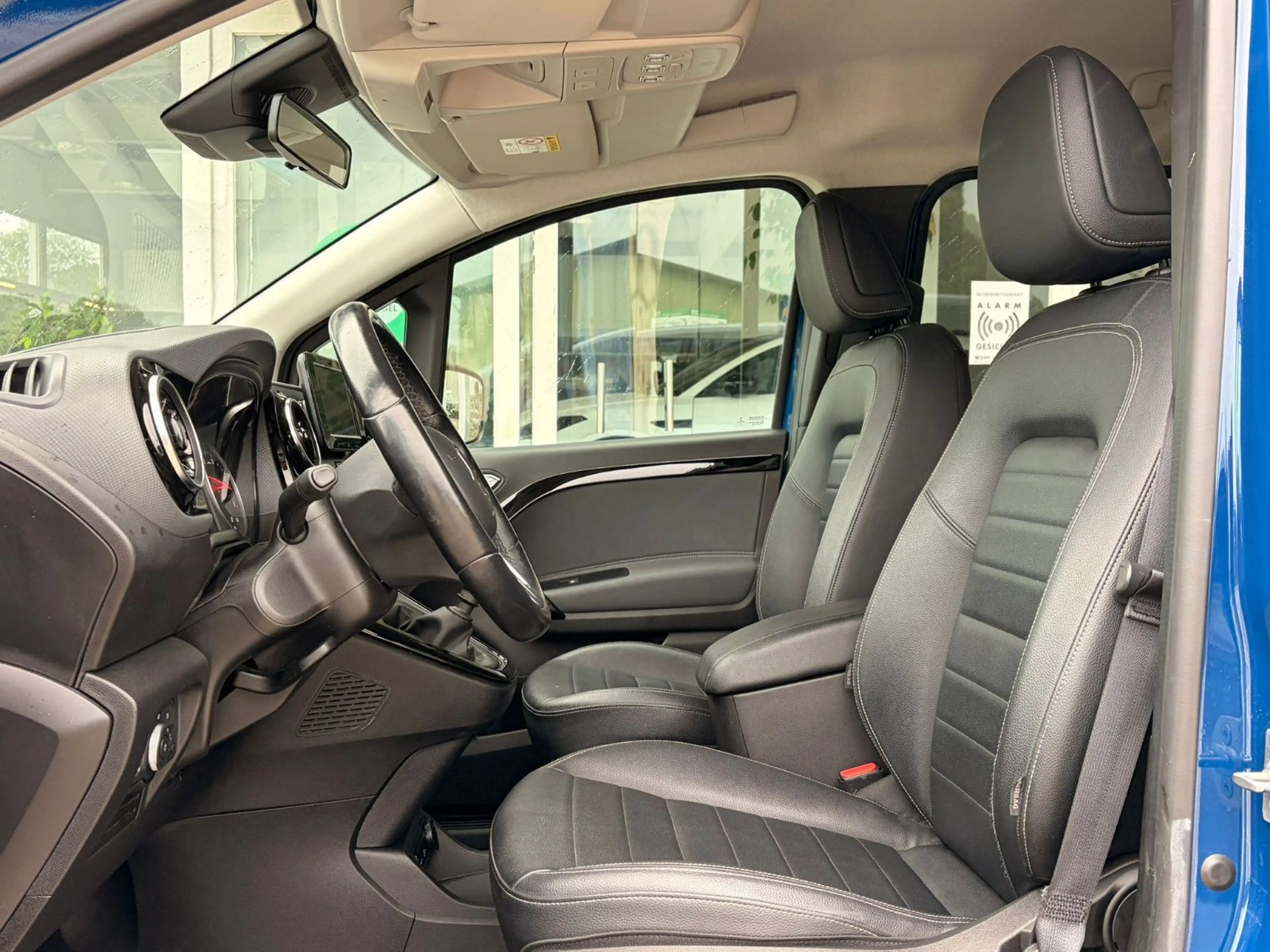 Mercedes-Benz T-Class — photo 10