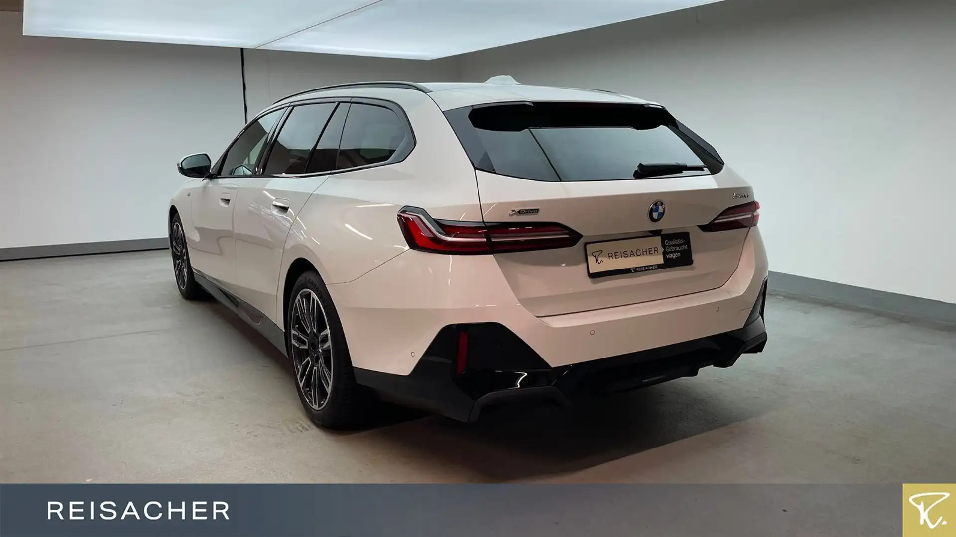 BMW 540 dA xDrive M-Sport Navi HUD 360° ACC StdHzg Weiß - 2