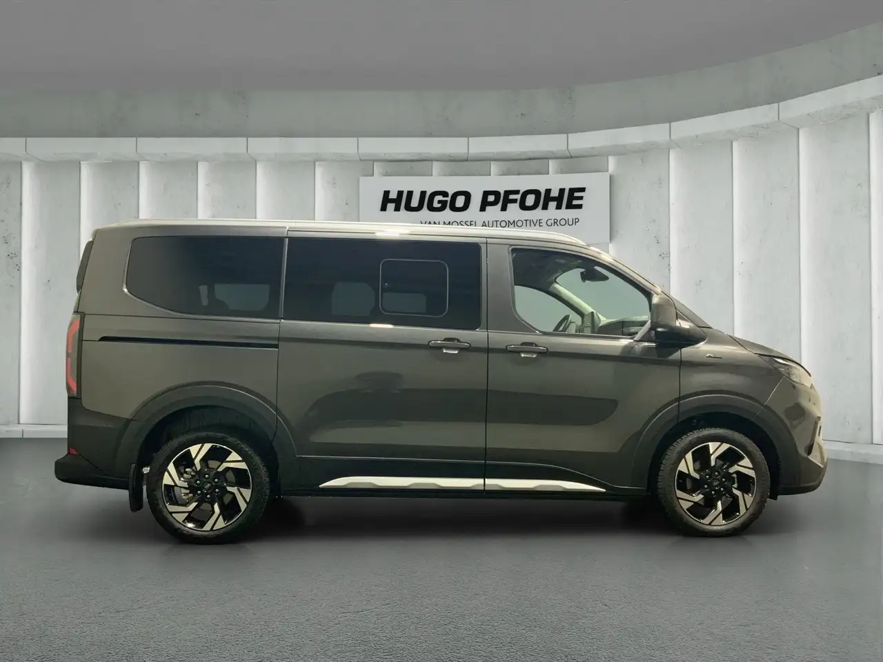 Ford Tourneo Custom Active 2.0 EcoBlue 125kW 320 L1 Auto Van. 5-türig 6