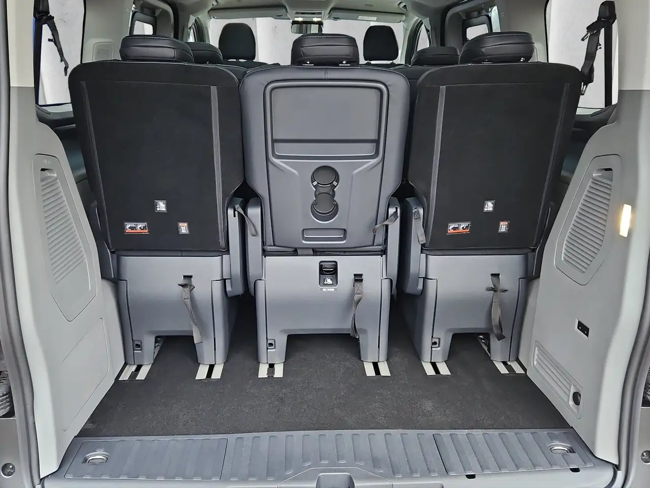 Ford Tourneo Custom Active 2.0 EcoBlue 125kW 320 L1 Auto Van. 5-türig 18