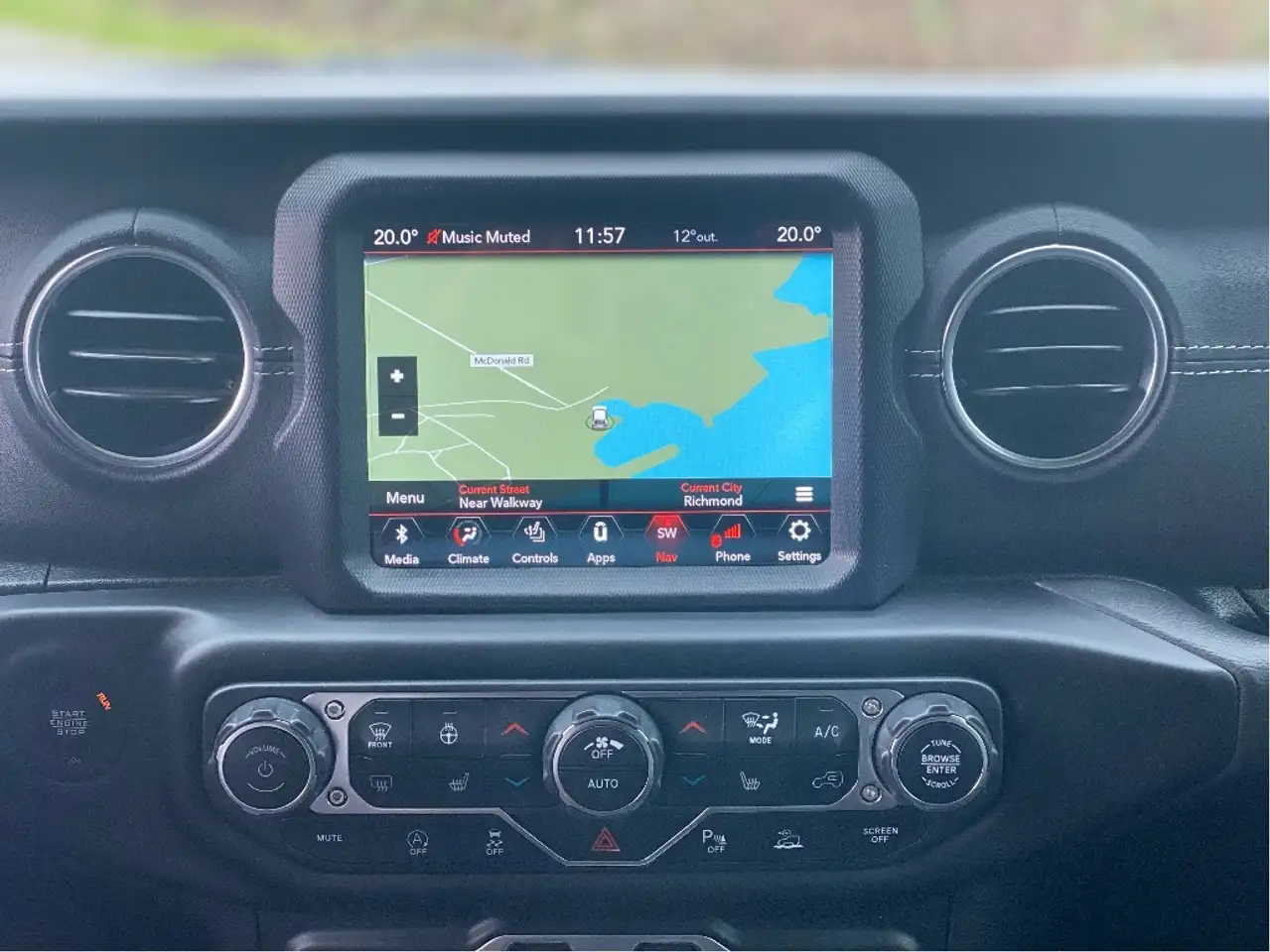 Jeep Gladiator снимка Jeep Gladiator