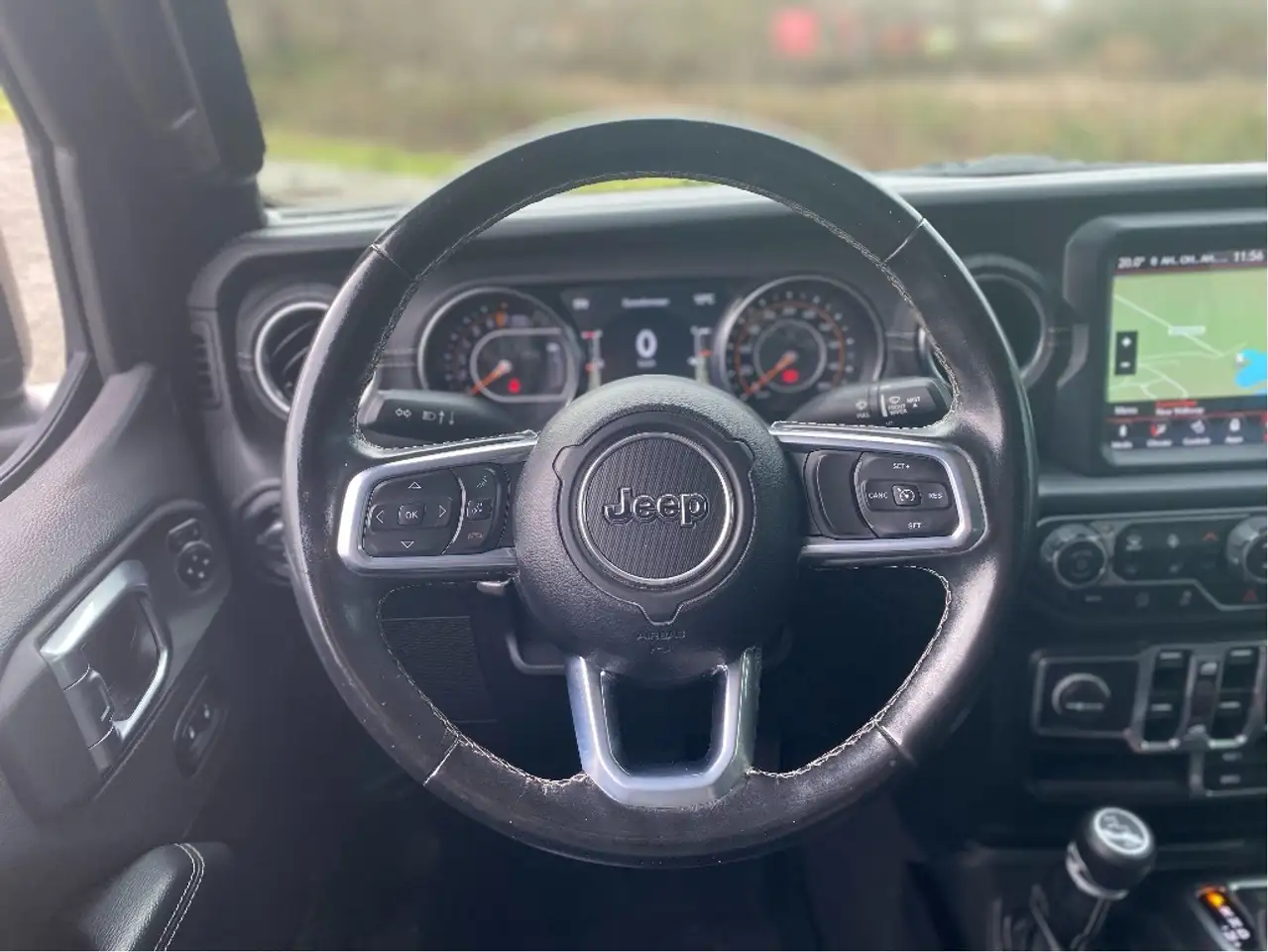 Jeep Gladiator снимка Jeep Gladiator