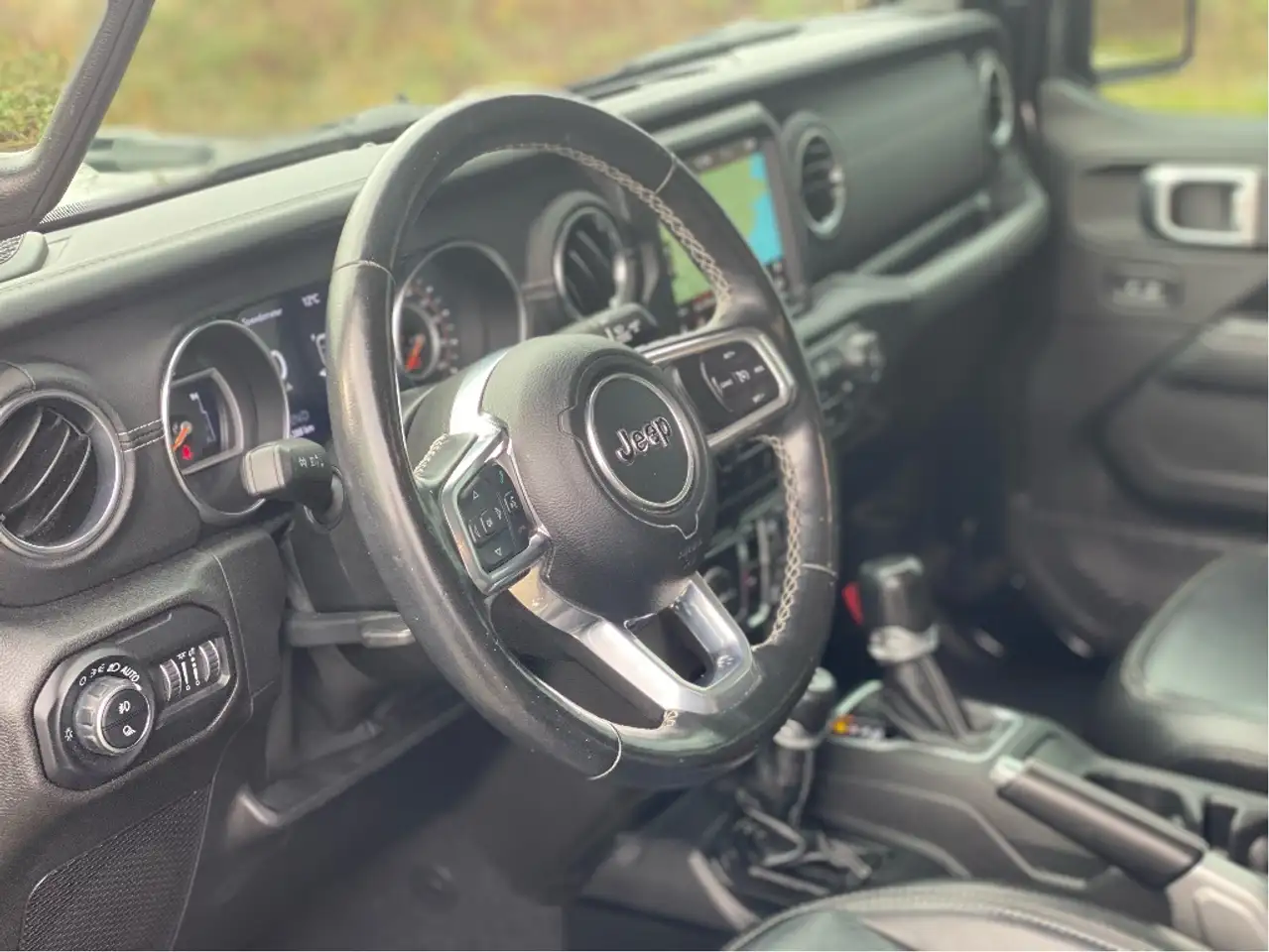 Jeep Gladiator снимка Jeep Gladiator