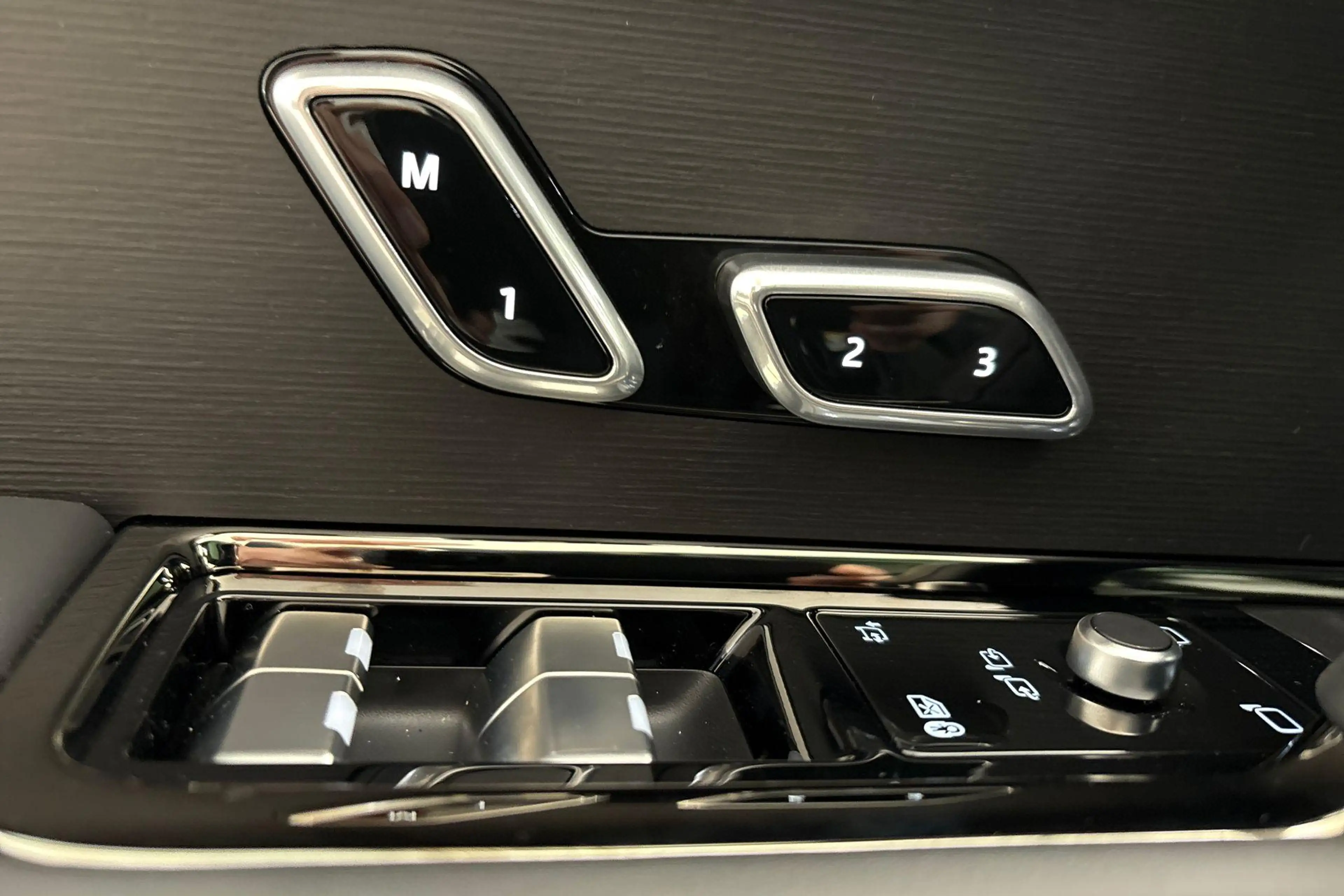 Land Rover Range Rover Sport P460e SANTORINI MOMENTUM EDITION | 23 INCH | PANO — photo 30