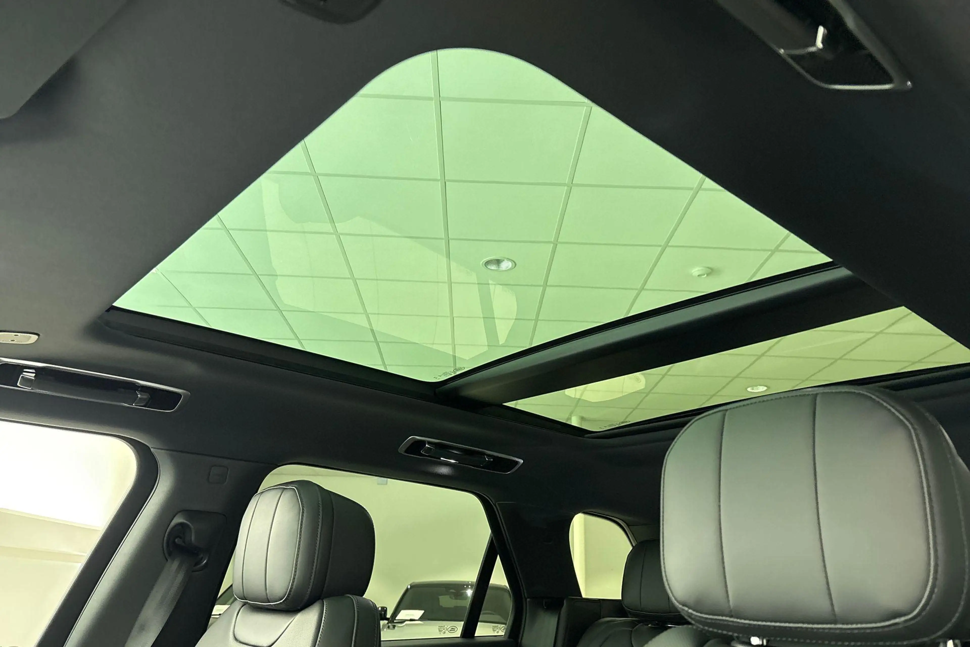 Land Rover Range Rover Sport P460e SANTORINI MOMENTUM EDITION | 23 INCH | PANO — photo 32