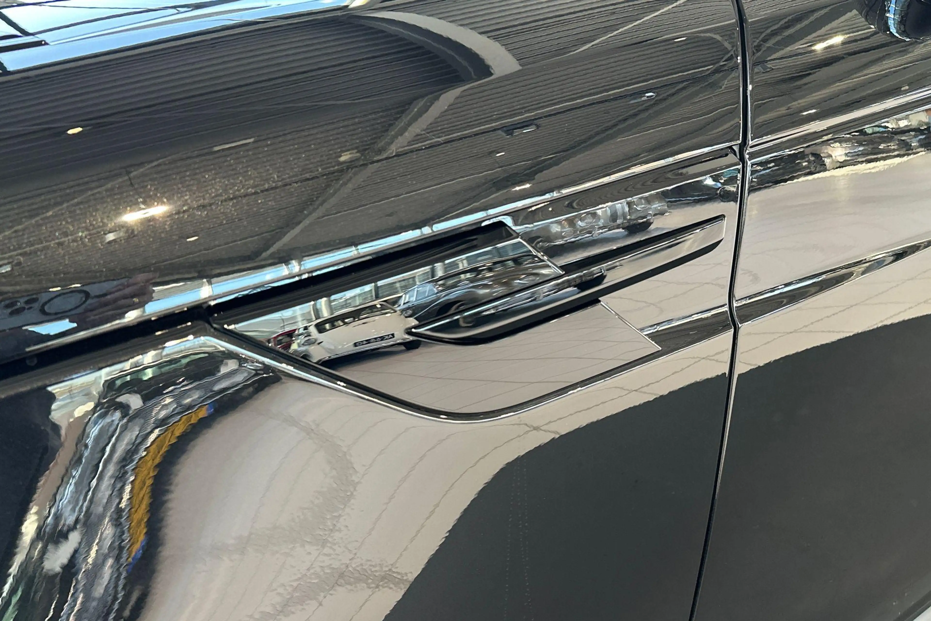 Land Rover Range Rover Sport P460e SANTORINI MOMENTUM EDITION | 23 INCH | PANO — photo 15