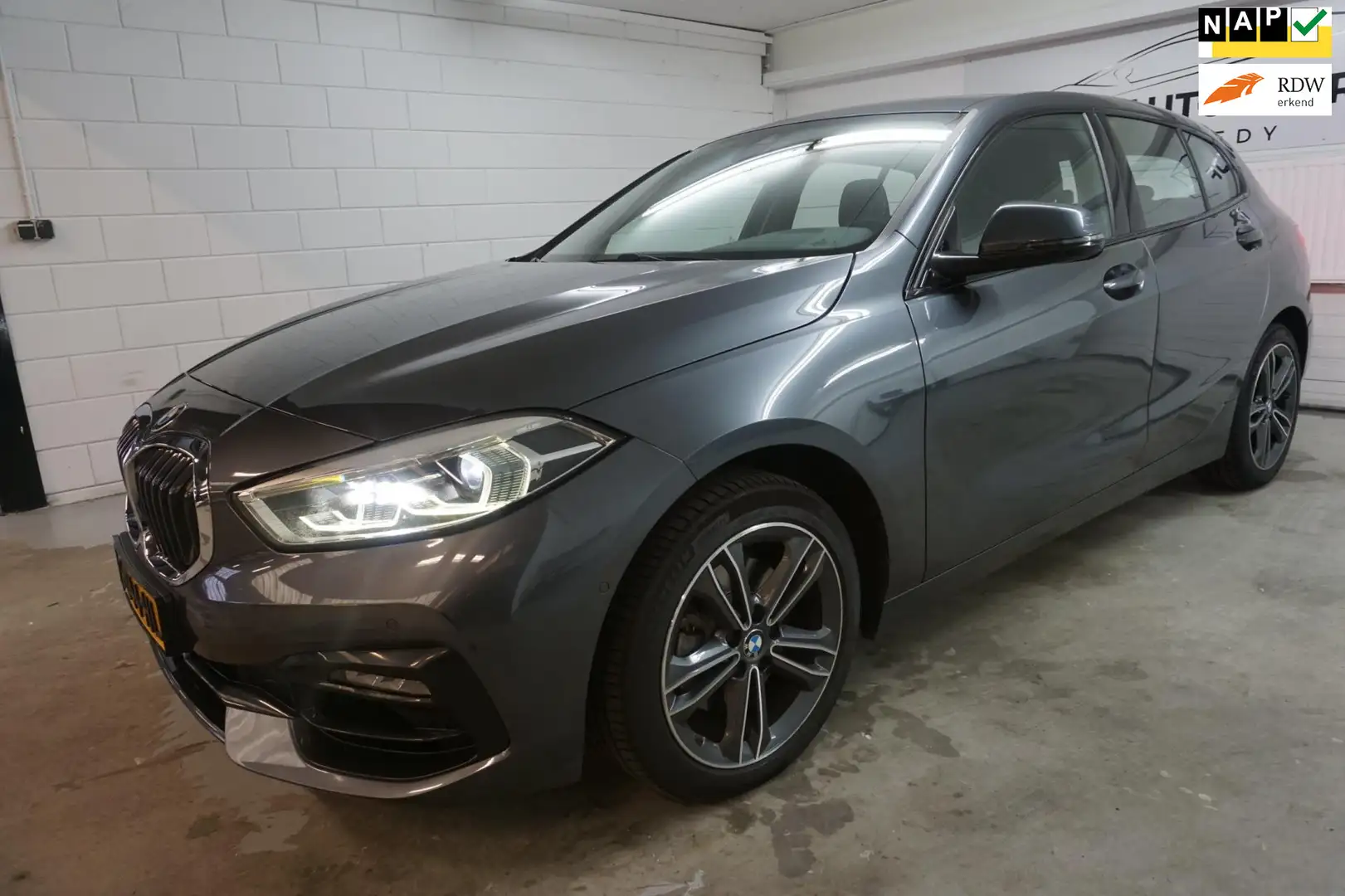 BMW 118 1-serie 118i Executive Edition M Pakket /Virtual c Gris - 1