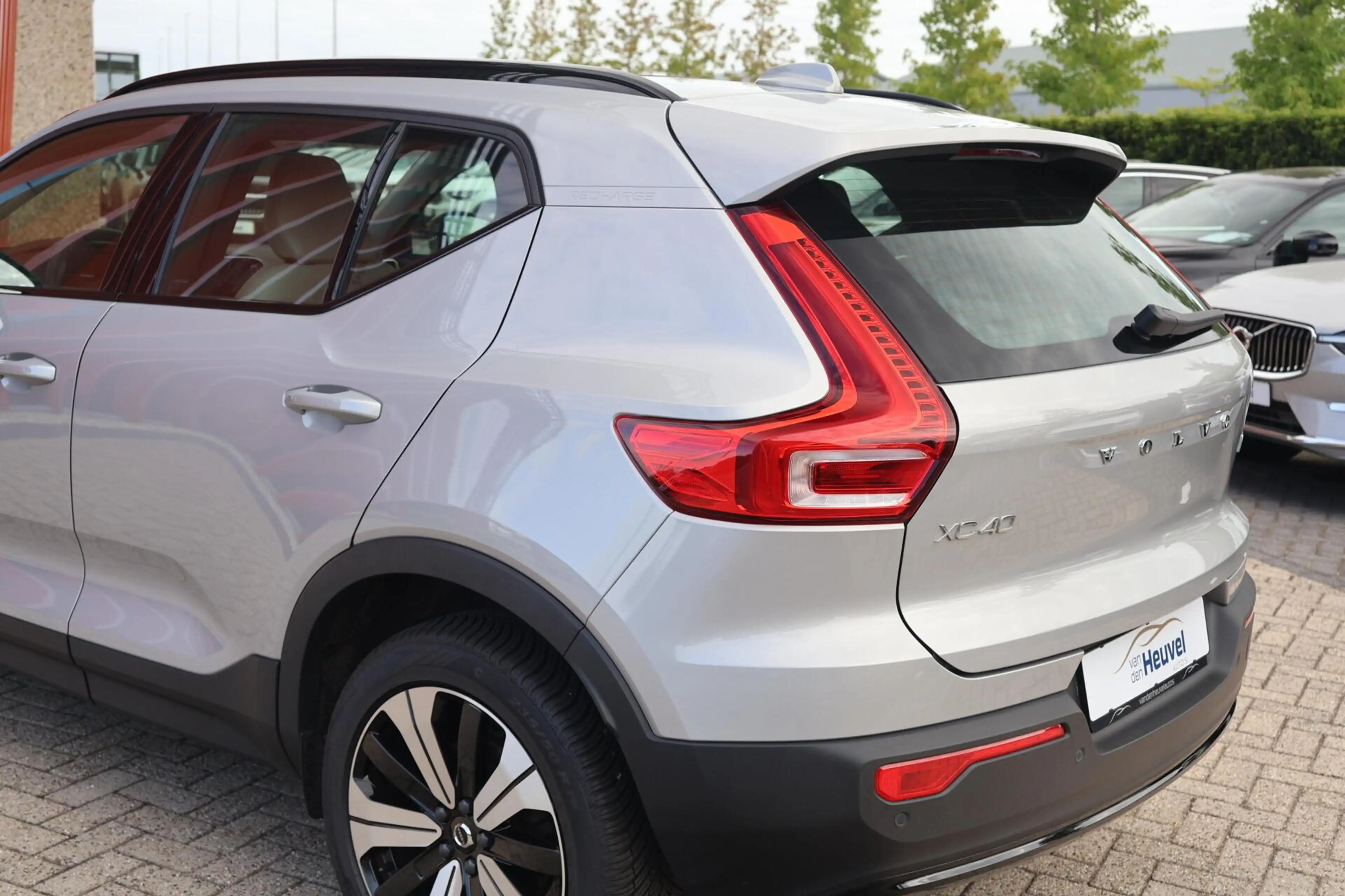 Volvo XC40 T5 Recharge Ultimate Dark | Stoelverwarming | 360° — photo 12