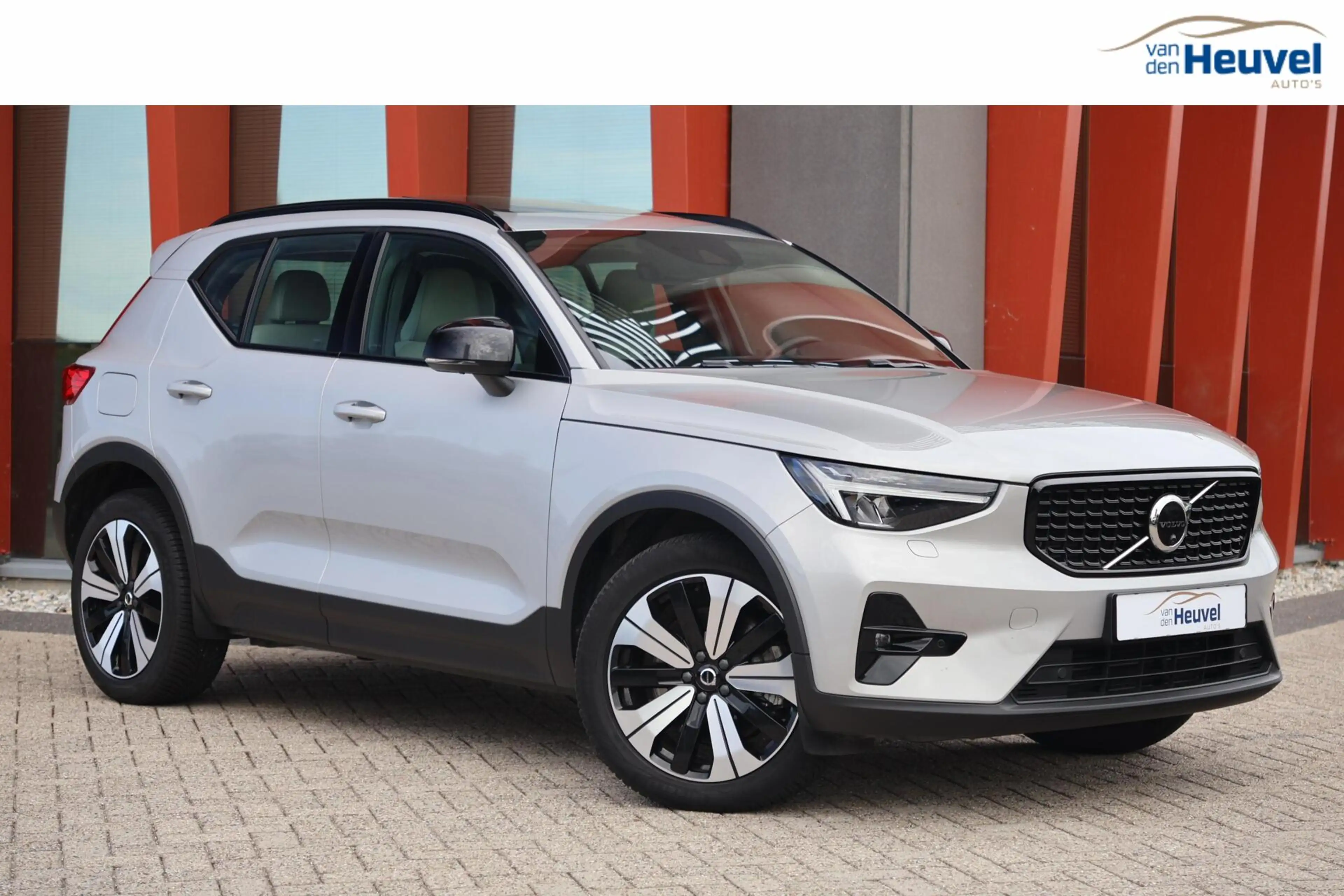 Volvo XC40 T5 Recharge Ultimate Dark | Stoelverwarming | 360°