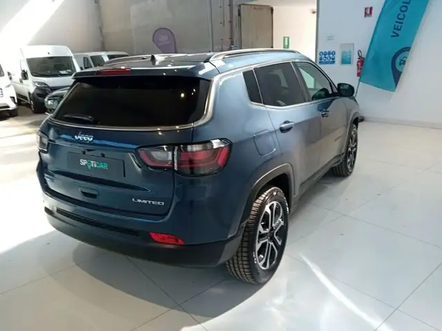 Jeep Compass view 4