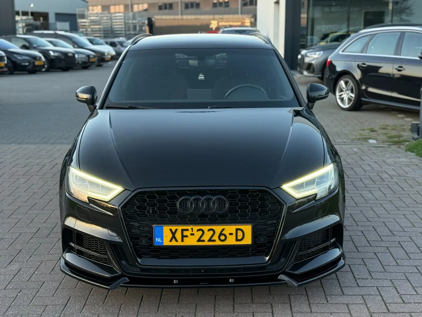 Audi A3 Sportback 35 TFSI CoD Sport S Line Edition 2019 S3 Schwarz - 2
