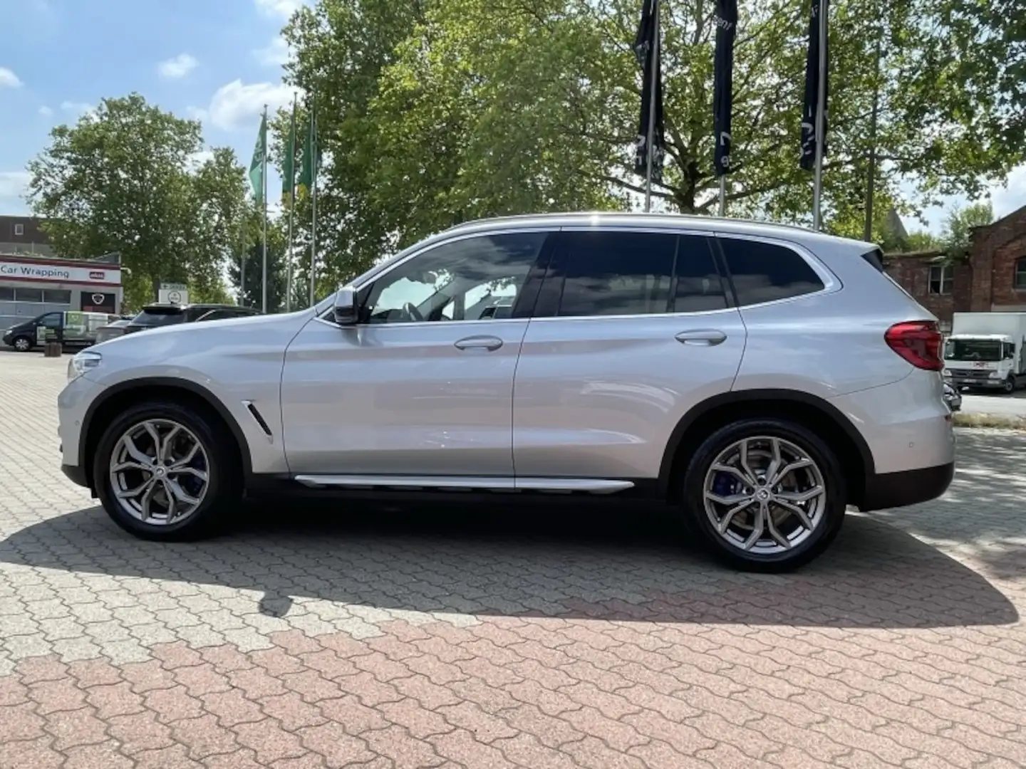 BMW X3 xDrive 20 i xLine, Pano.,LED,Navi,H&K,Memory Silber - 2
