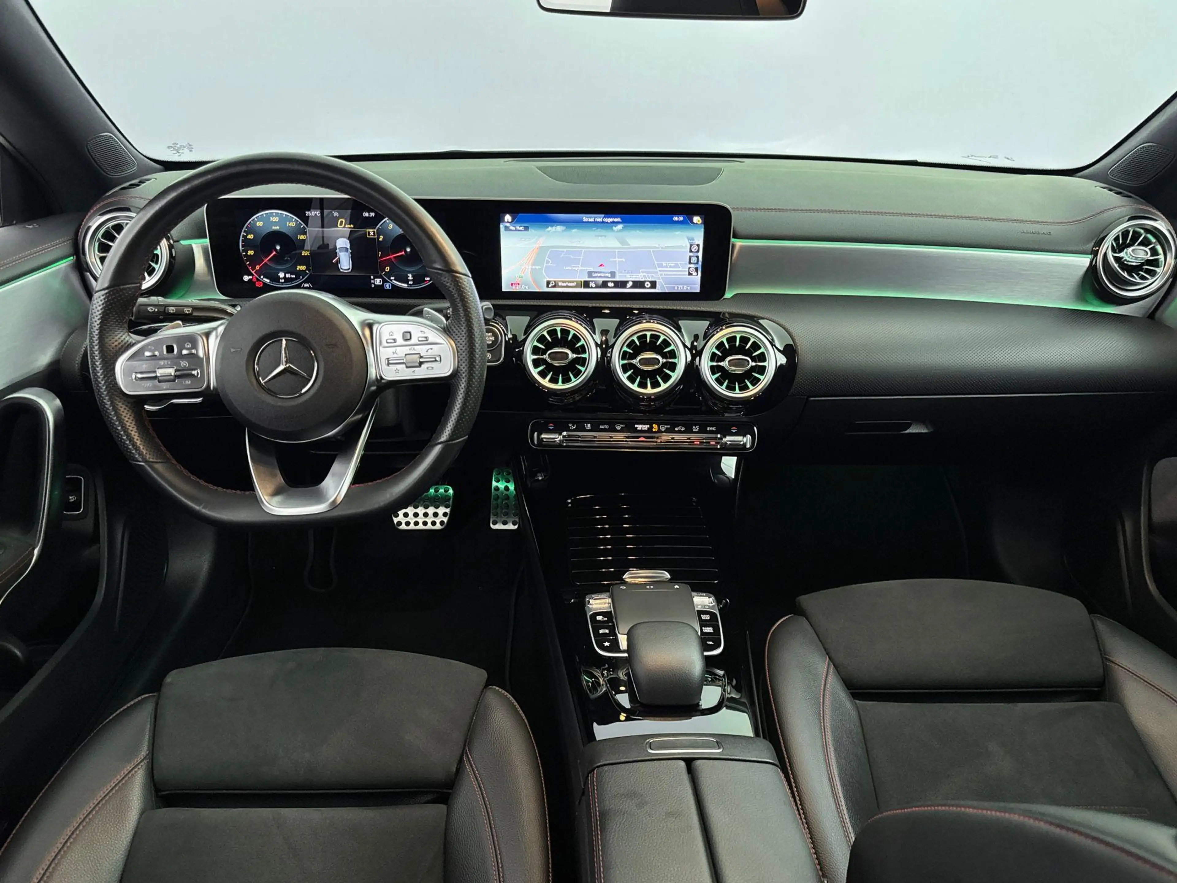 Mercedes-Benz CLA 220 Shooting Brake Advantage — photo 3
