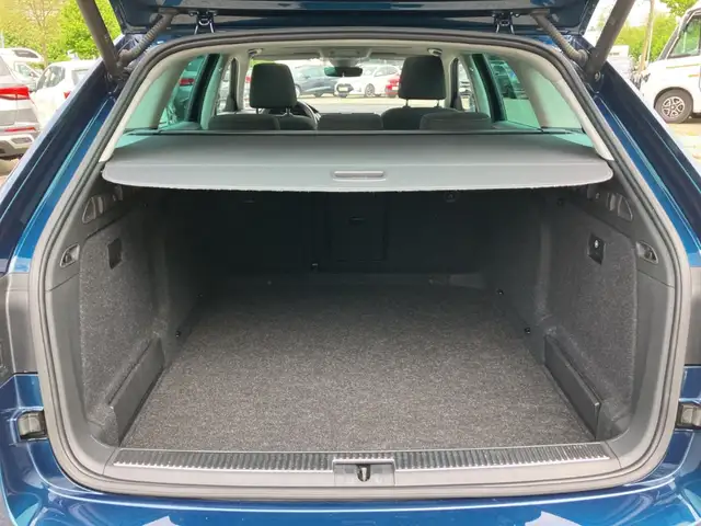 Skoda Superb view 12