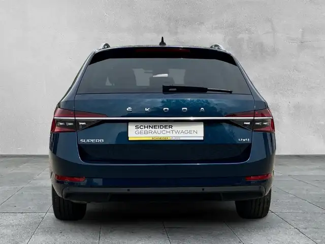 Skoda Superb view 4