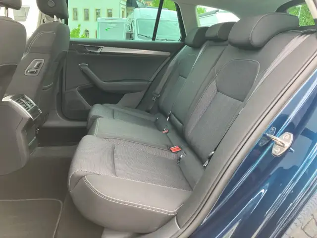 Skoda Superb view 11