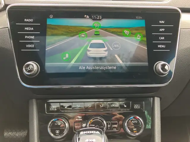 Skoda Superb view 30