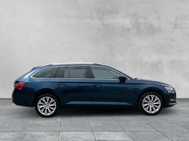 Skoda Superb view 6