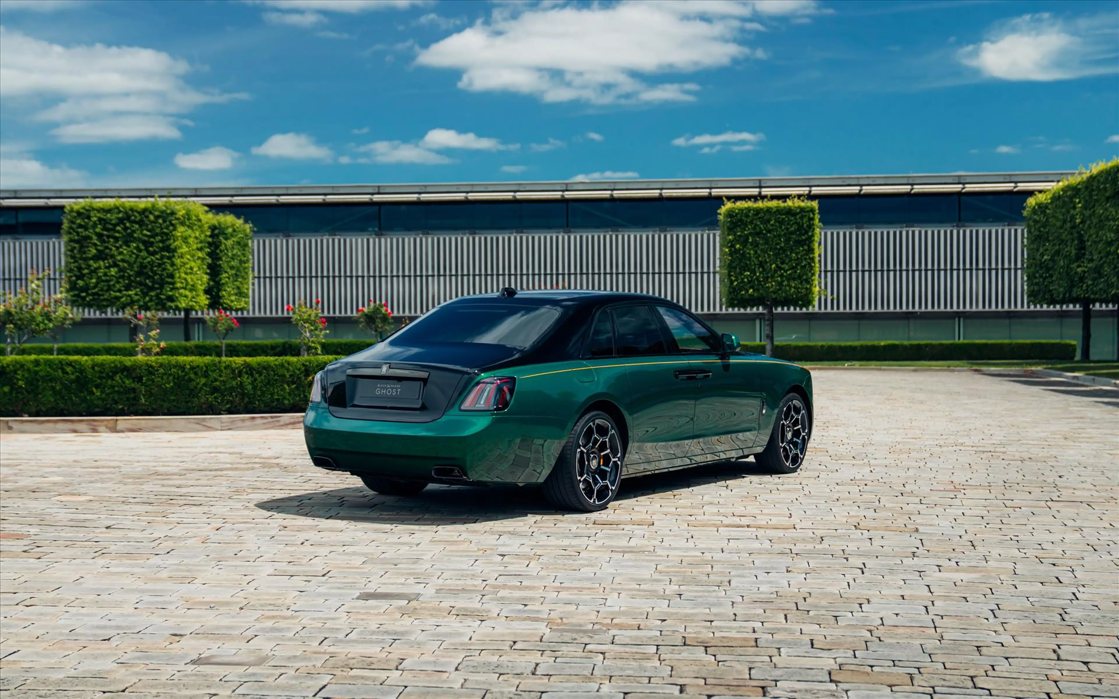 Rolls-Royce Ghost Black Badge Bespoke 1 of 1 FoS — photo 3