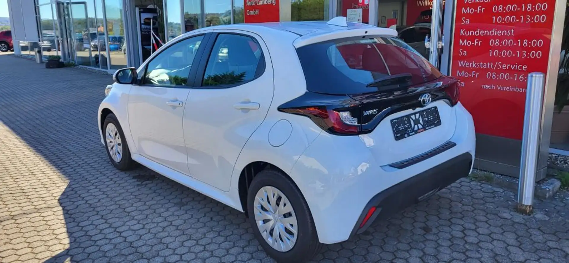 Toyota Yaris 1.0 VVT-i Comfort Weiß - 2