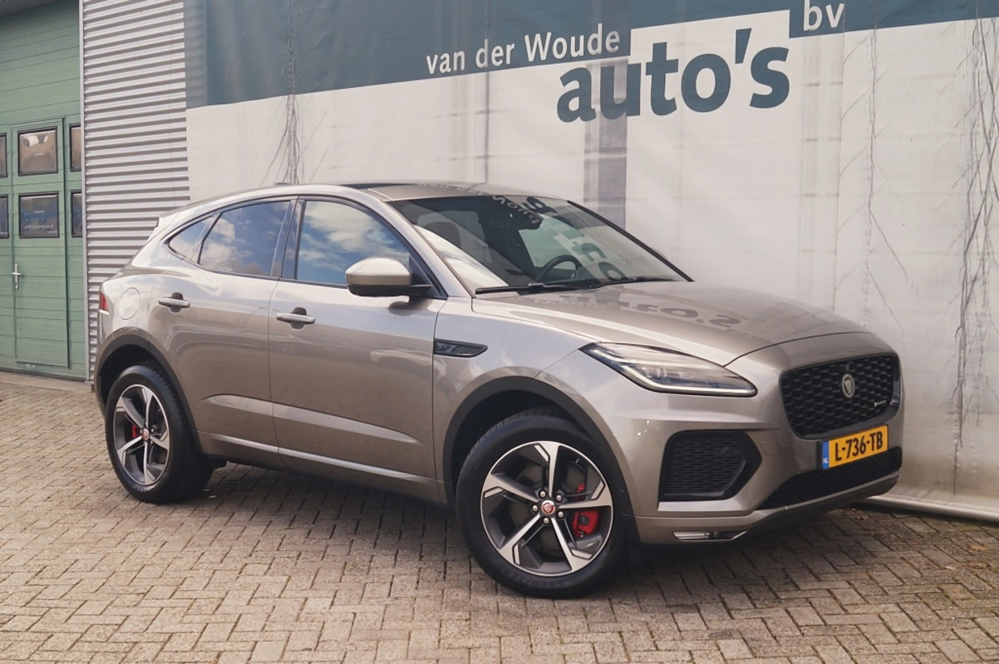Jaguar E-Pace 1.5 P300e AWD R-Dynamic HSE -LEER-PANO-CAM-ECC- — photo 4