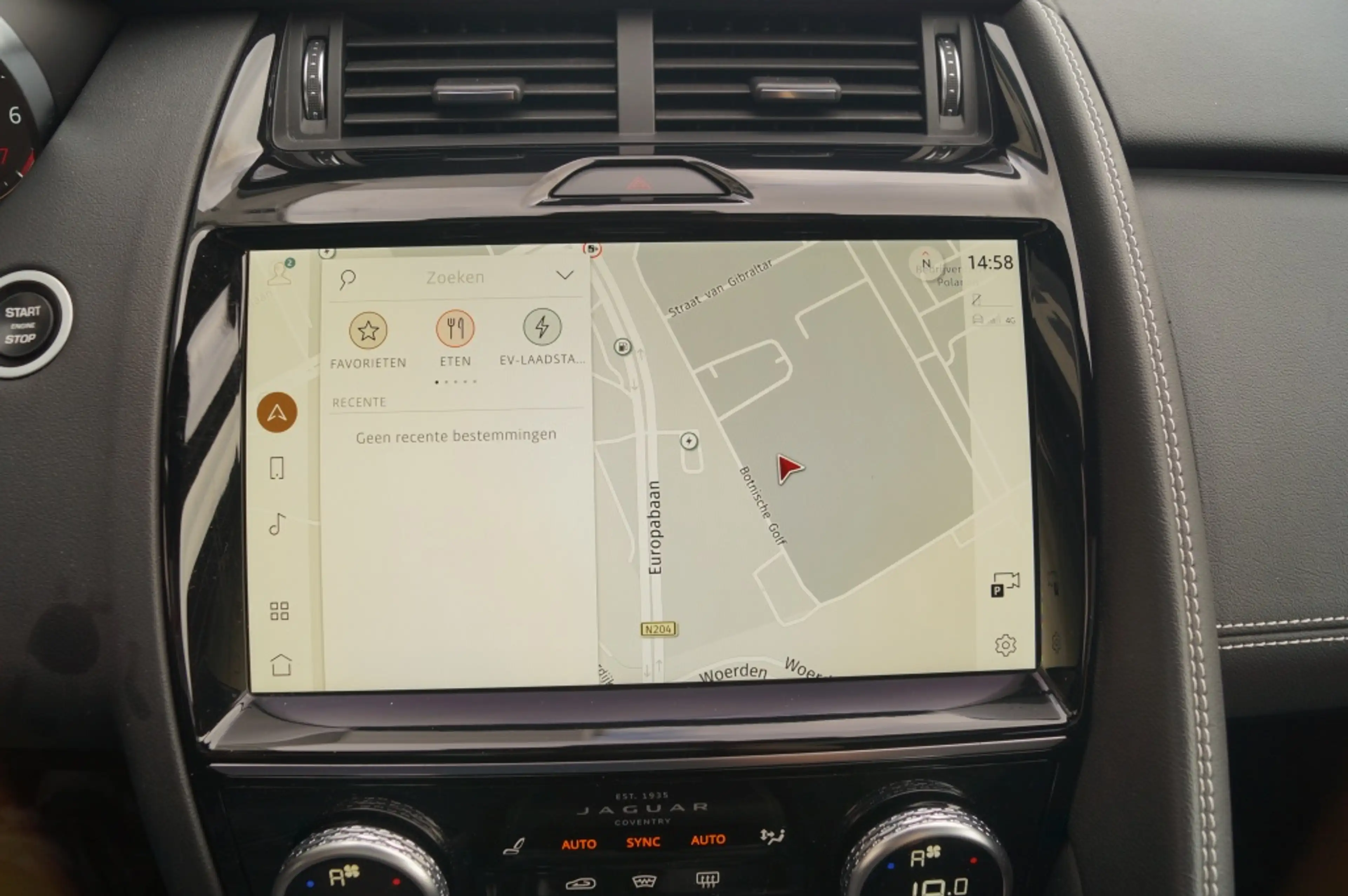 Jaguar E-Pace 1.5 P300e AWD R-Dynamic HSE -LEER-PANO-CAM-ECC- — photo 22