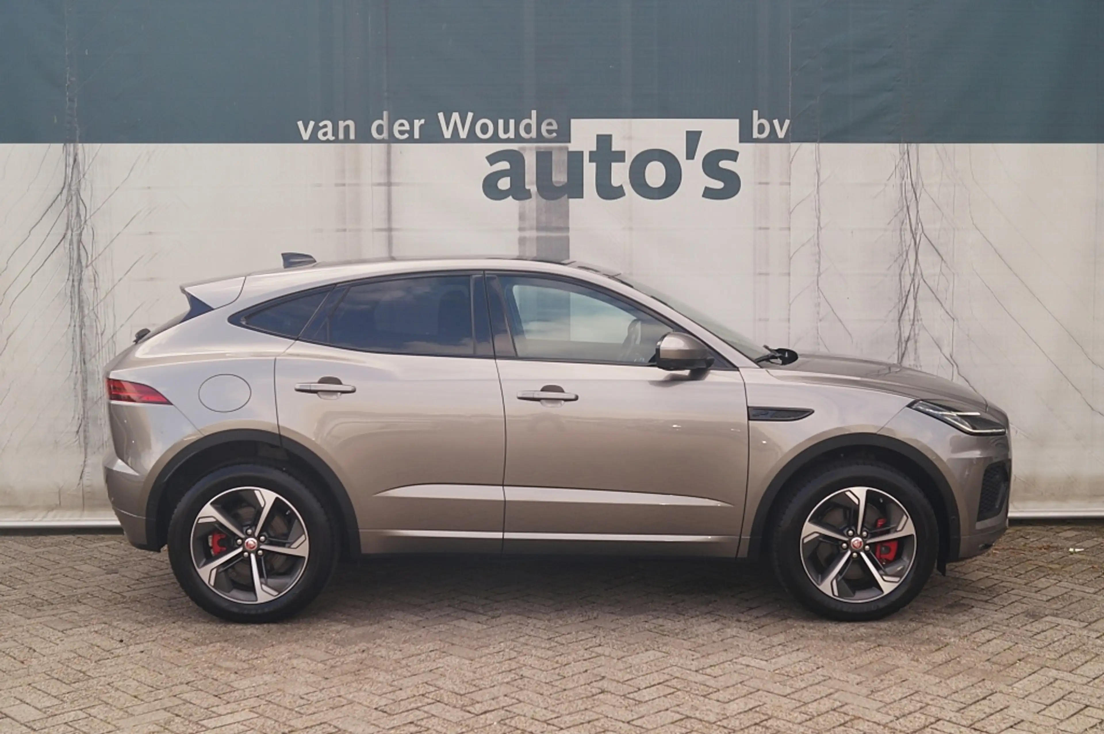 Jaguar E-Pace 1.5 P300e AWD R-Dynamic HSE -LEER-PANO-CAM-ECC- — photo 2