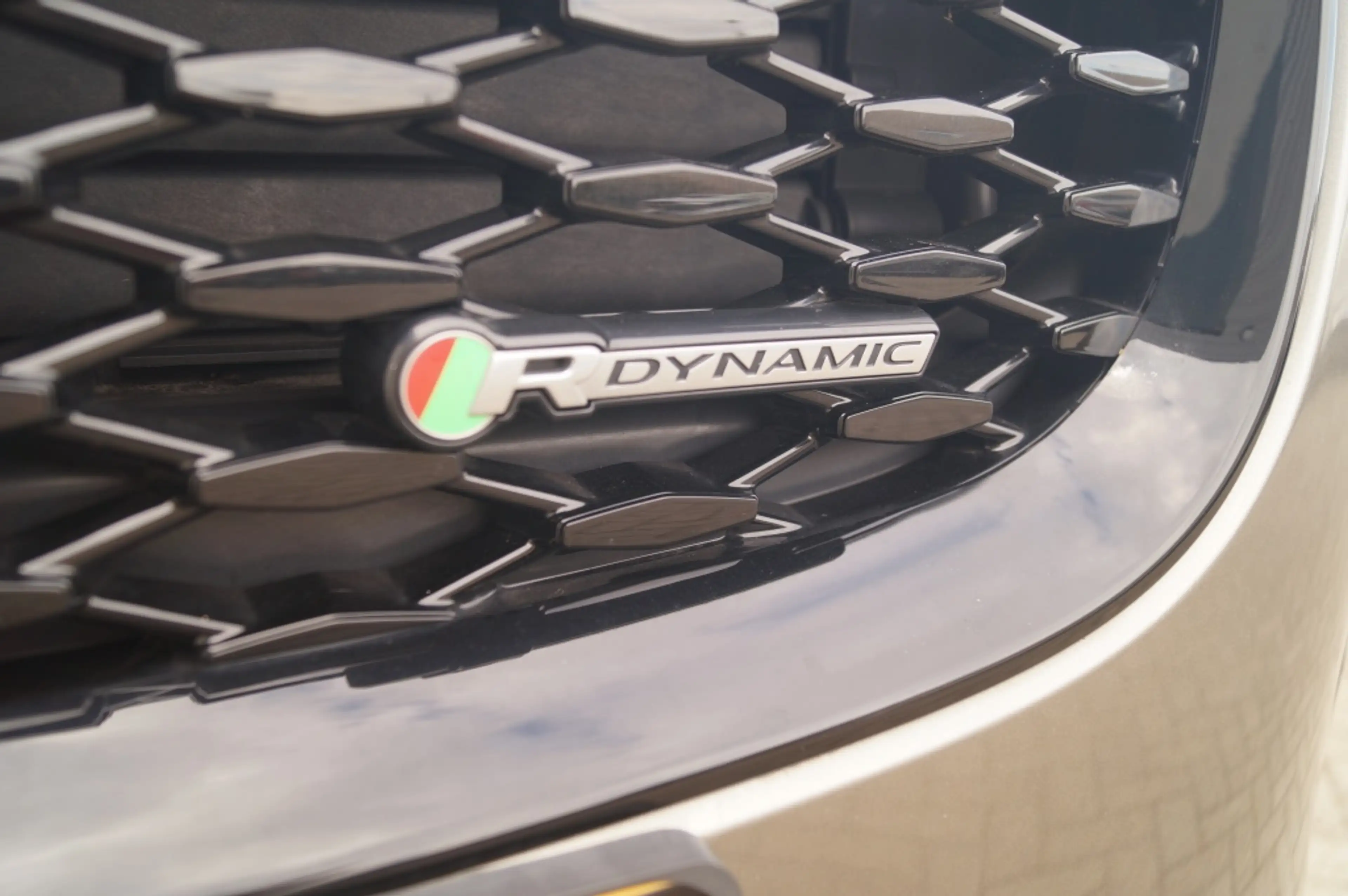 Jaguar E-Pace 1.5 P300e AWD R-Dynamic HSE -LEER-PANO-CAM-ECC- — photo 33