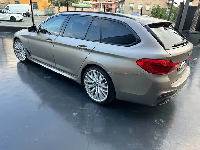 BMW 5 Series view 4
