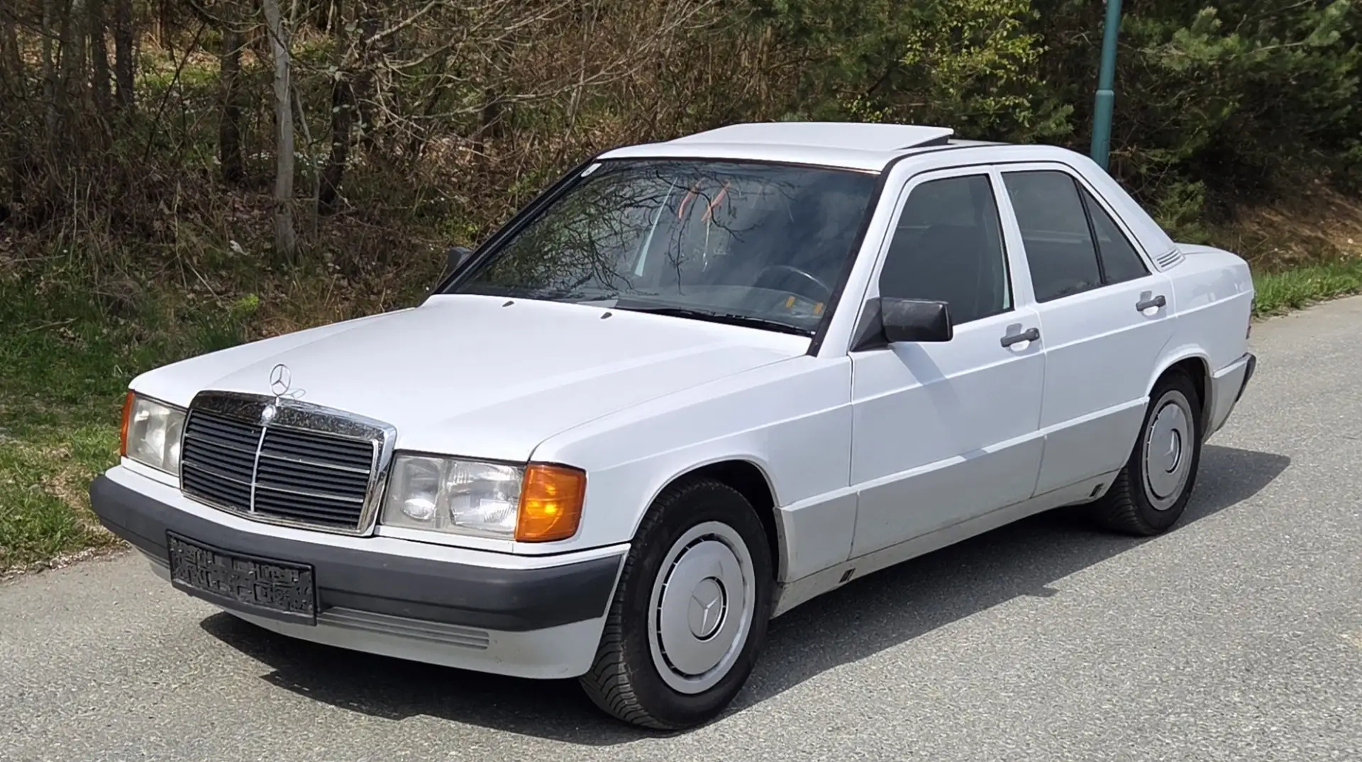 Mercedes-Benz 190 - 1