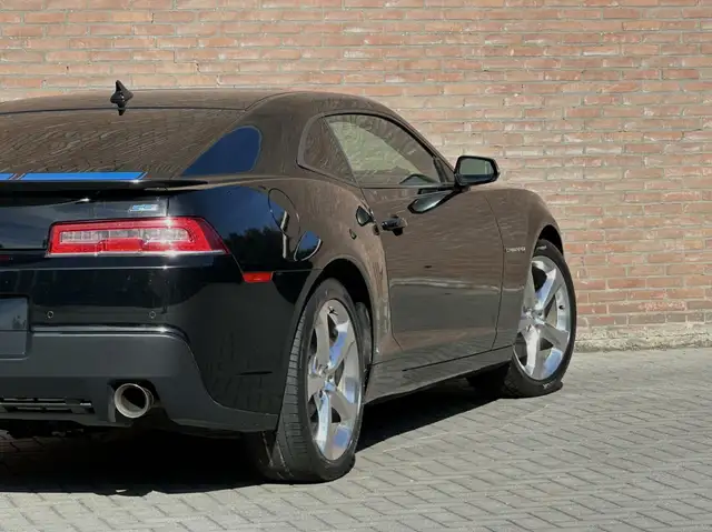 Chevrolet Camaro view 5