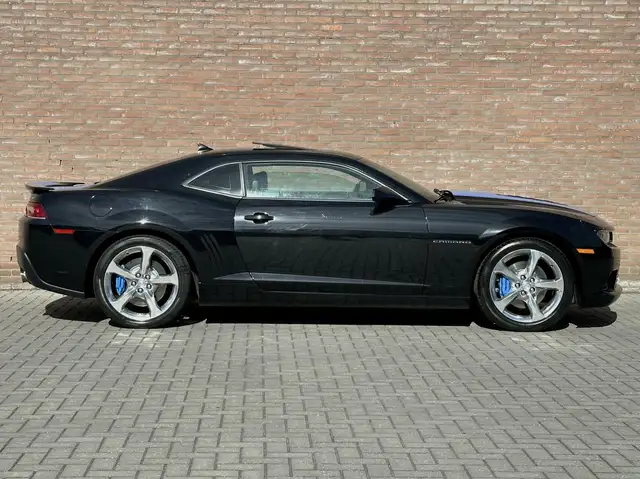 Chevrolet Camaro view 9